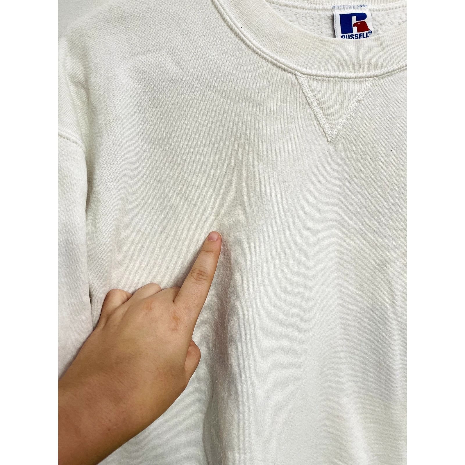 Russell Athletic × Vintage Vintage Men's Made in USA White Russell Crewneck Sweater XL Size US XL / EU 56 / 4 - 3 Thumbnail