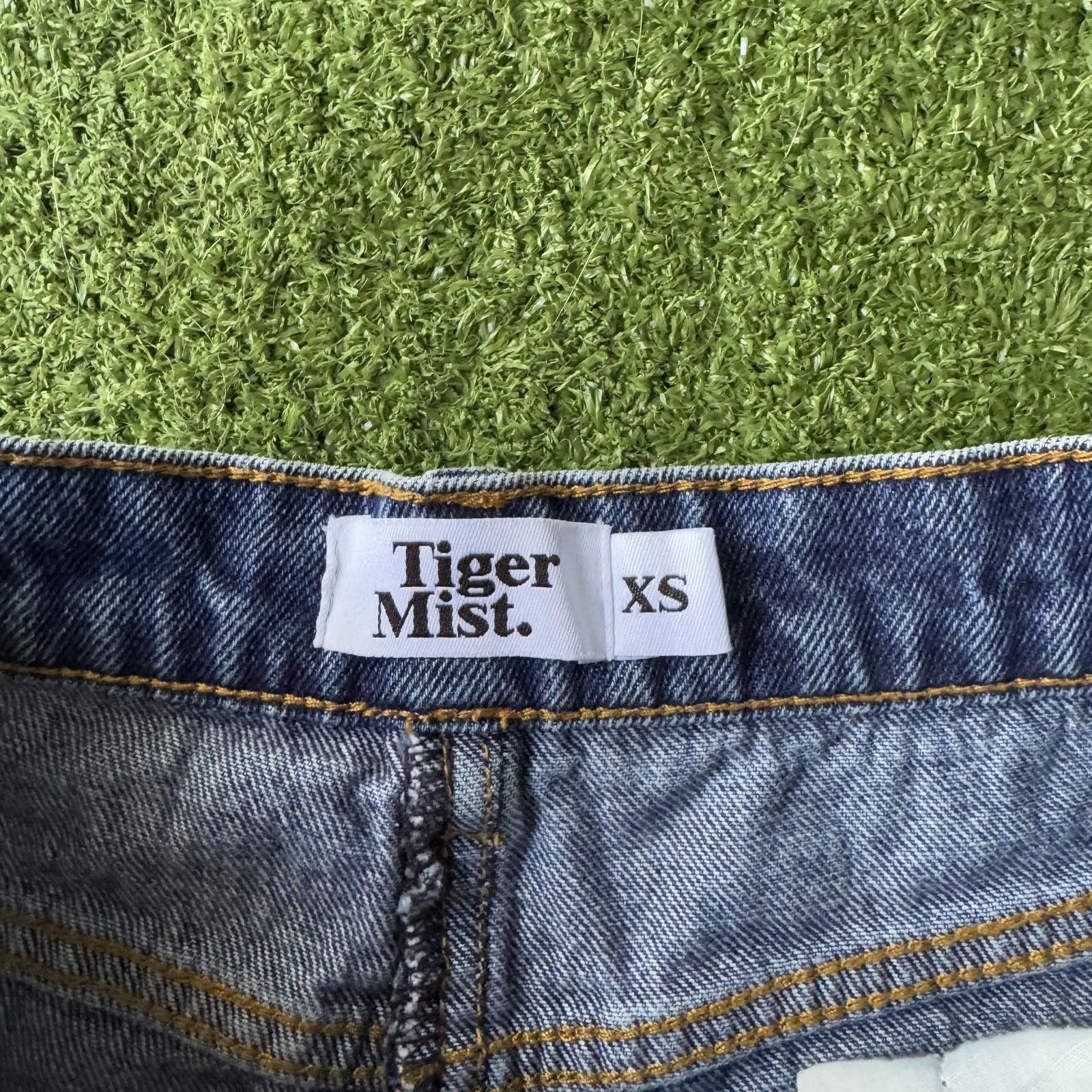 Designer Tiger Mist High-Waisted Denim Mini Skirt – Y2K Baddie Vibes Size ONE SIZE - 2 Thumbnail