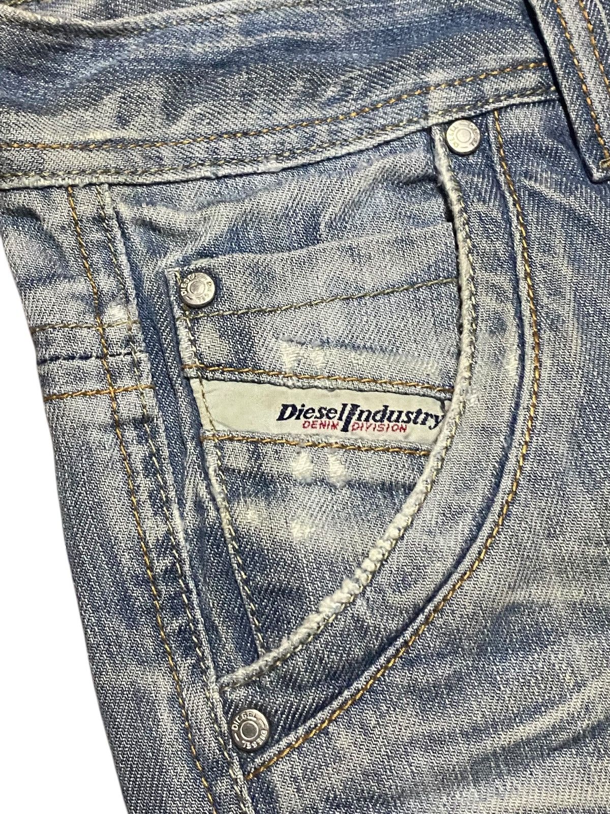 Diesel Black Gold Vintage Diesel Italy Brand Streetwear Faded Wash Loose Jeans Size US 30 / EU 46 - 7 Thumbnail
