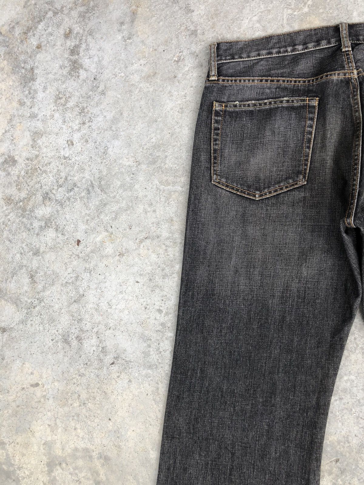 If Six Was Nine Japanese Uniqlo Flared Jeans Distressed Jeans Size US 33 - 10 Thumbnail