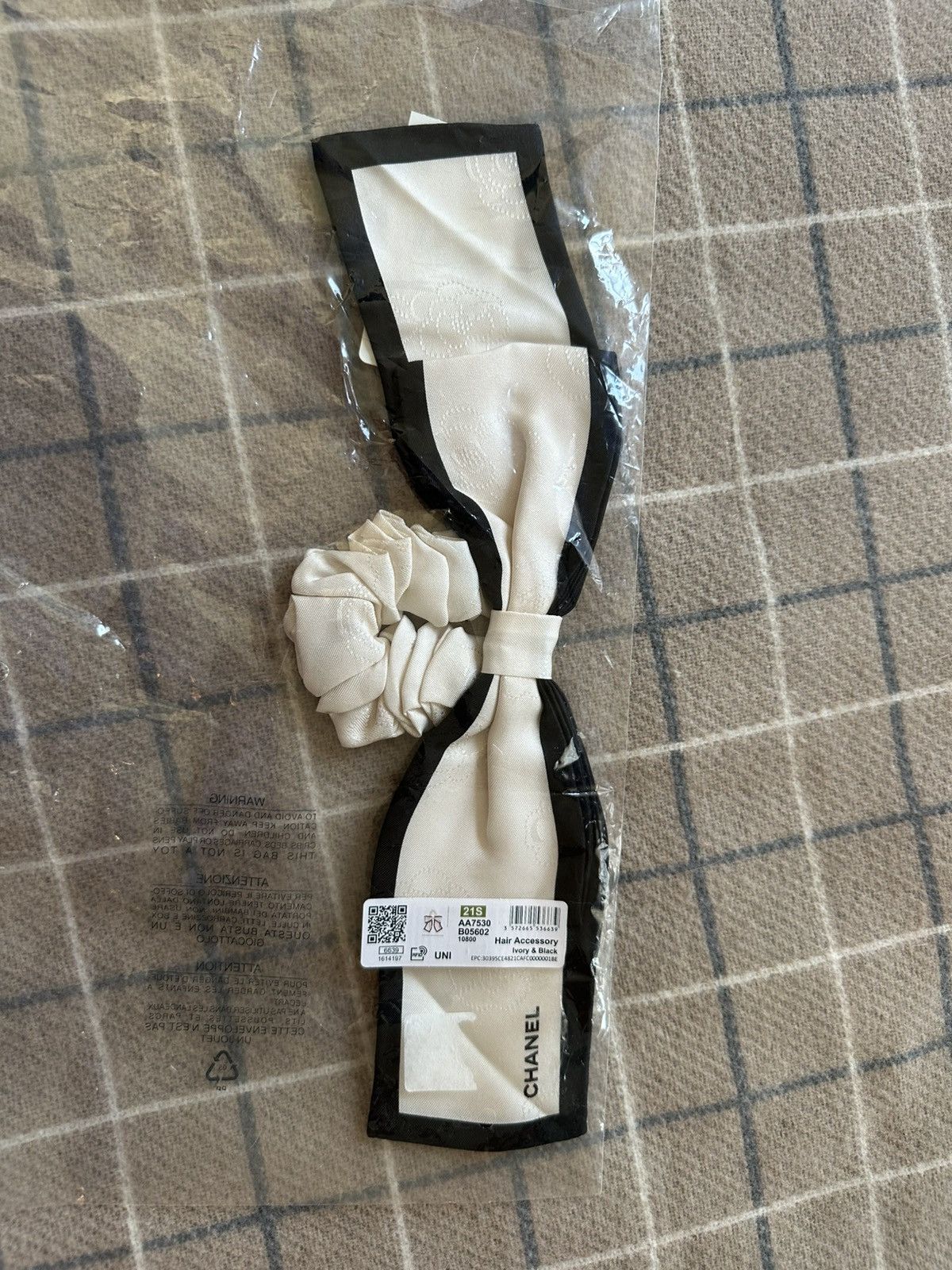 Chanel Chanel bow hair tie Size ONE SIZE - 2 Thumbnail