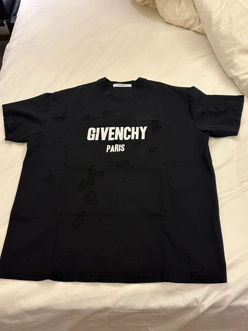 Givenchy Givenchy Men's T-shirt Size US M / EU 48-50 / 2 - 1 Thumbnail