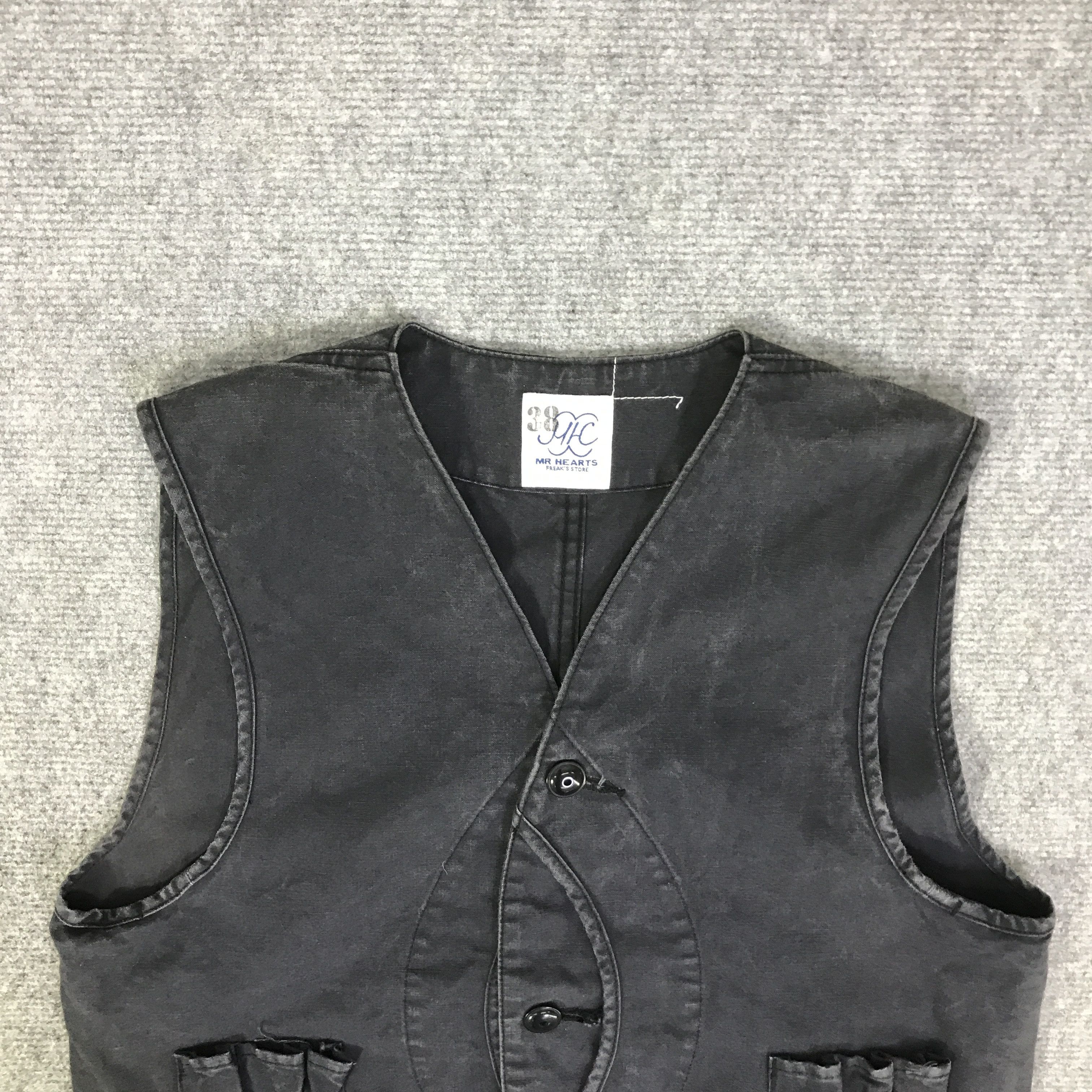Japanese Brand JAPAN MR HEARTS BLACK FADED VEST K92B10 Size US M / EU 48-50 / 2 - 2 Thumbnail