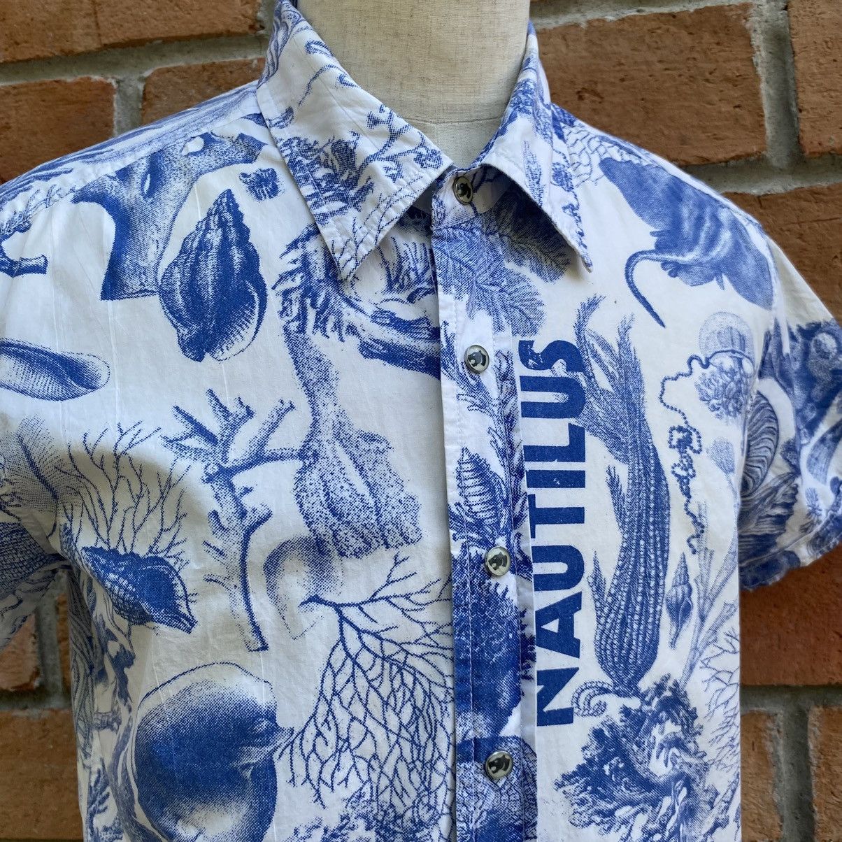 Japanese Brand KENVELO White Short Sleeve Shirt Blue Graphic Size US M / EU 48-50 / 2 - 21 Thumbnail