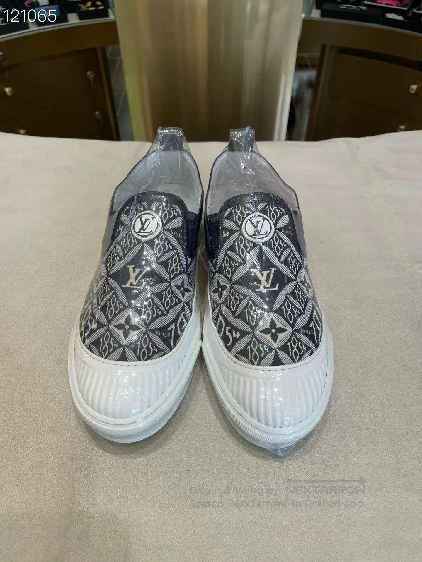 Louis Vuitton Louis Vuitton Logo Denim Canvas Slip. Size US 7.5 / IT 37.5 - 1 Thumbnail