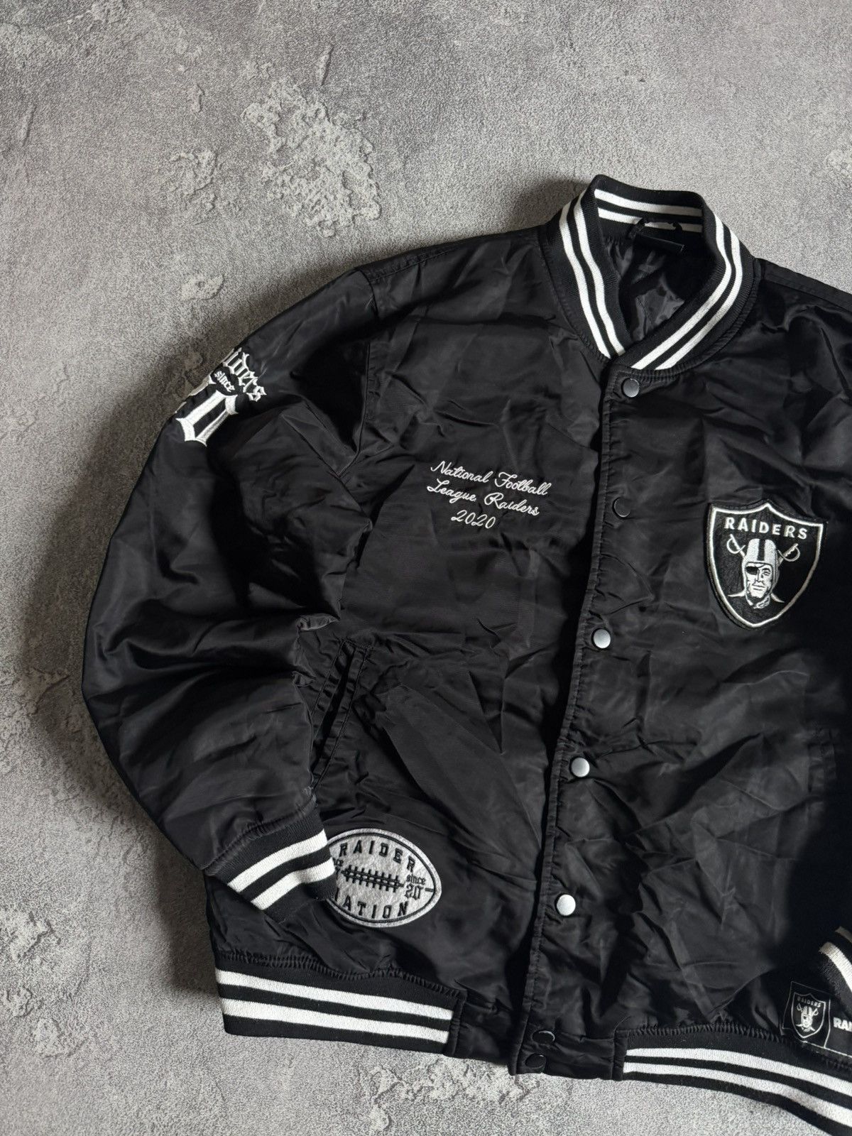 NFL Raiders NFL Las Vegas raider nation bomber jacket button up Size US L / EU 52-54 / 3 - 3 Thumbnail