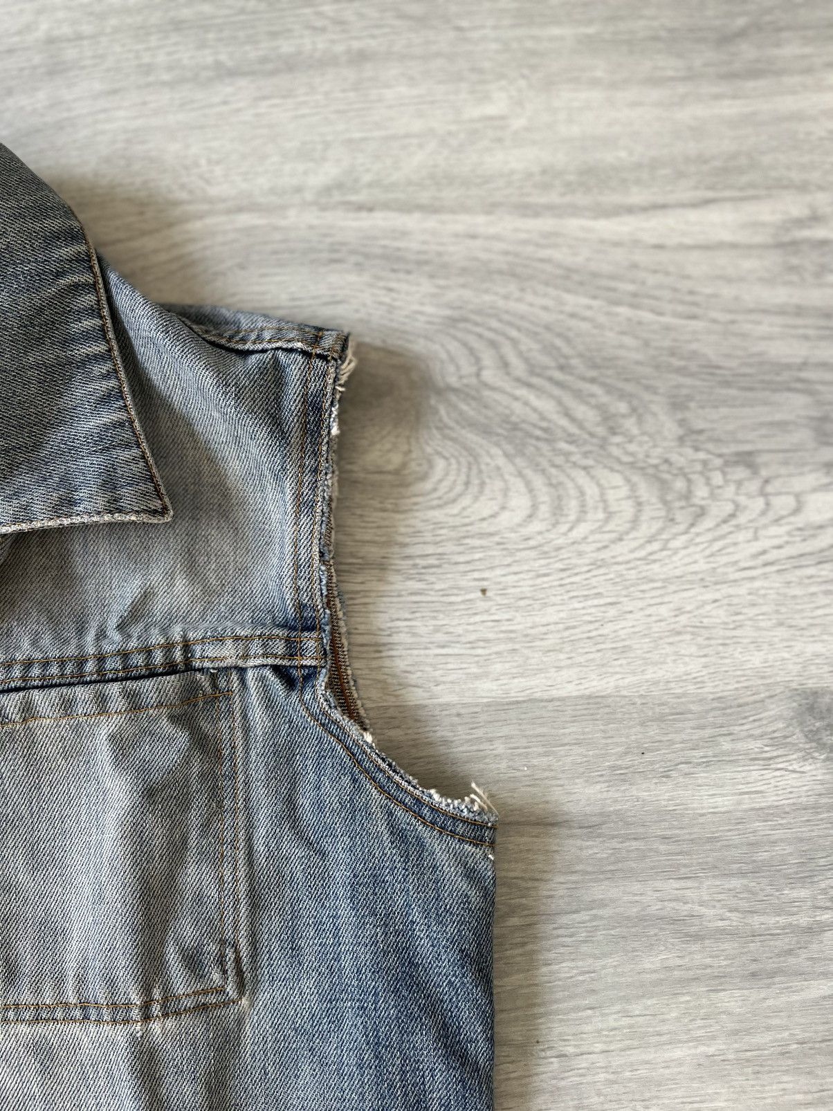 Helmut Lang 2002 Vintage Sanded Sleeveless Denim Trucker Jacket Archive Size M / US 6-8 / IT 42-44 - 4 Thumbnail