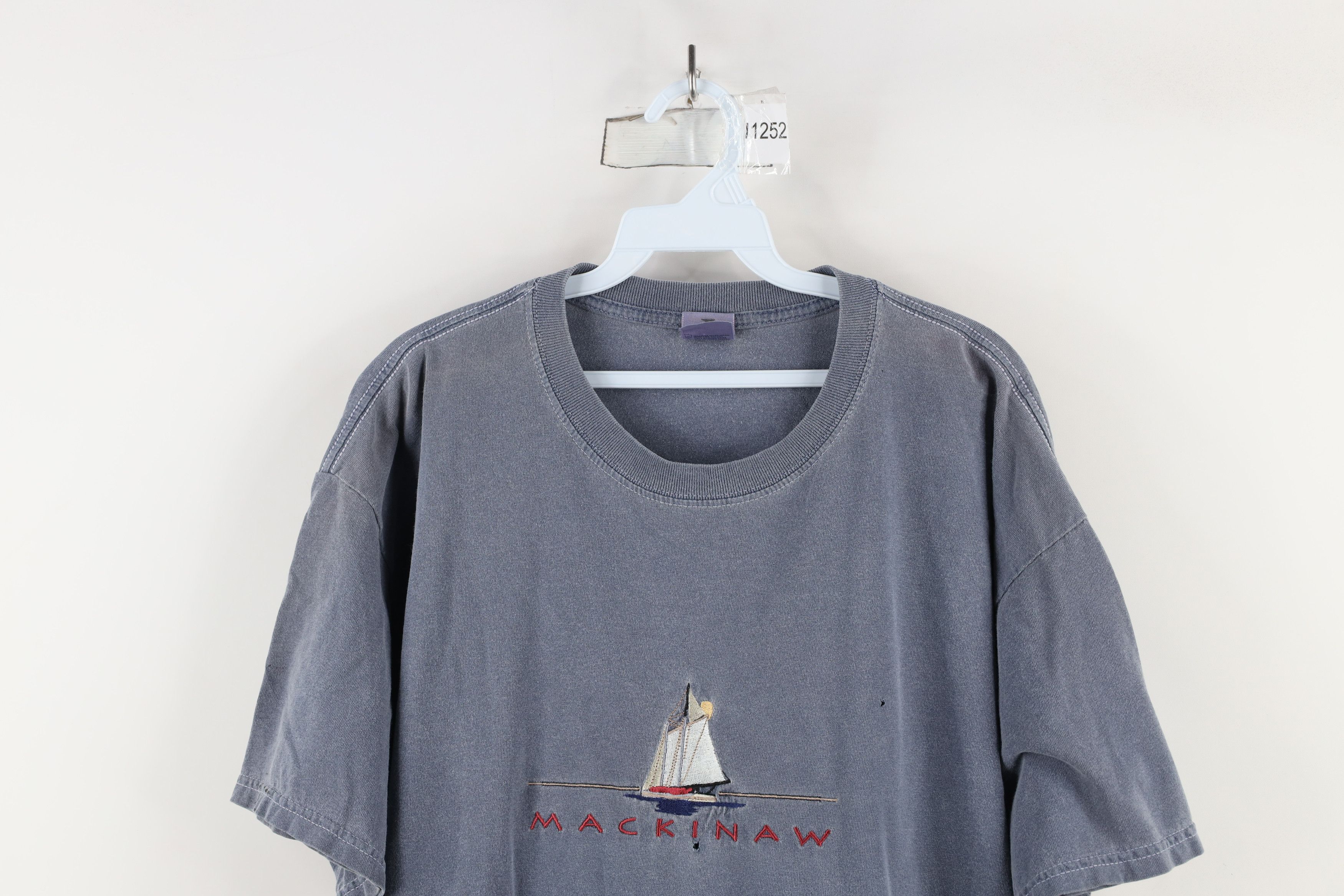 Vintage Vintage 90s Streetwear Spell Out Mackinaw Sailboat T-Shirt Size US XL / EU 56 / 4 - 2 Thumbnail
