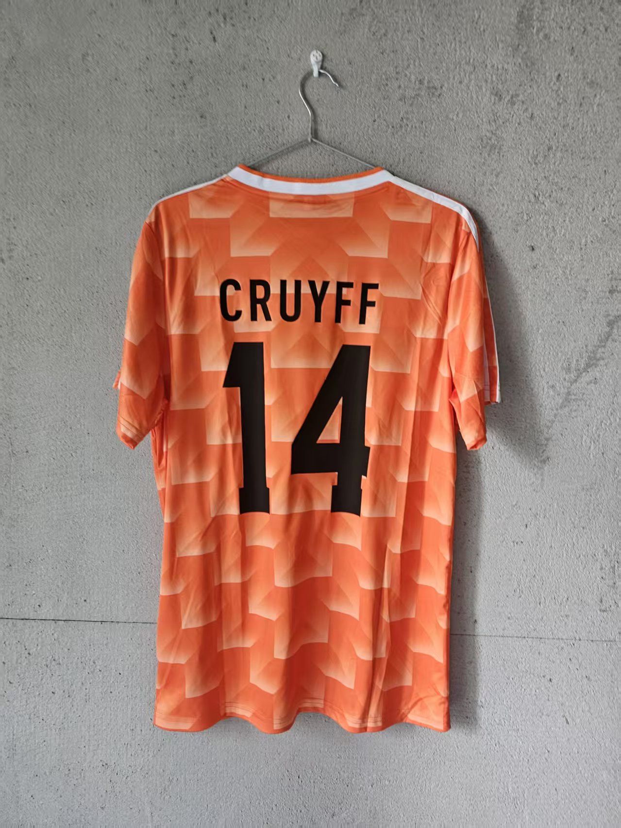 Other 1988 Netherland 14 Johan Cruyff Jersey Size US S / EU 44-46 / 1 - 2 Thumbnail
