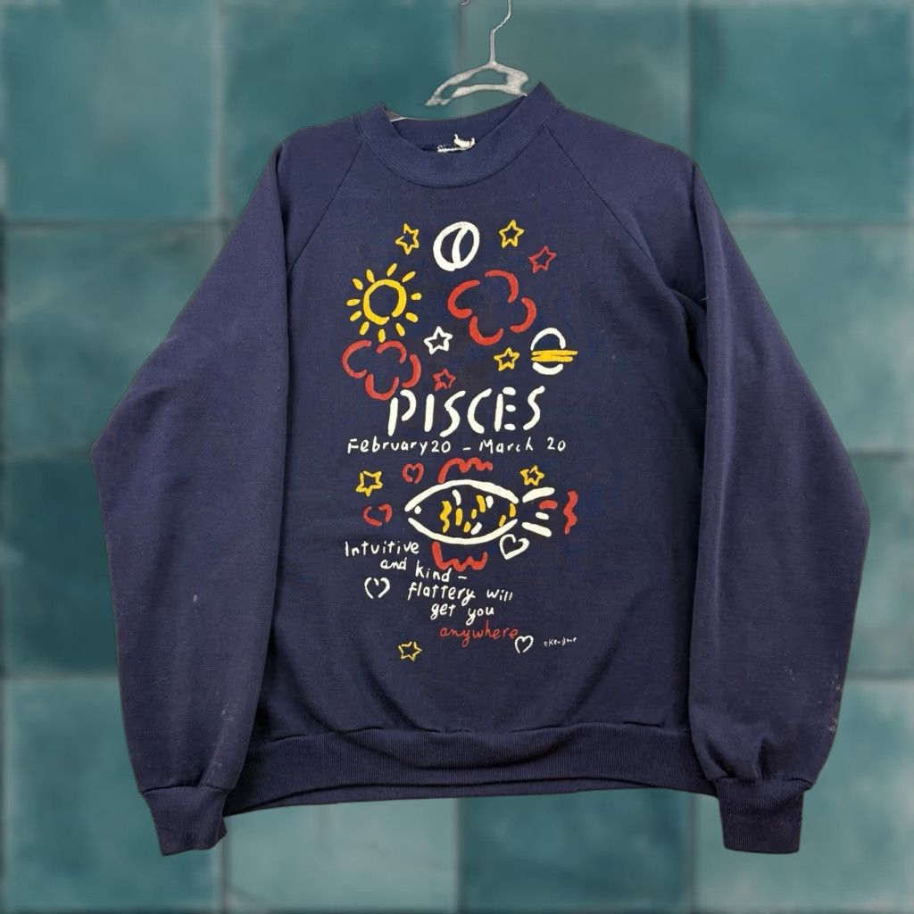 Fruit Of The Loom VINTAGE Fruit of the Loom Zodiac Horoscope Graphic Print Sweatshirt Crewneck Unisex Adults L Blue 90s Grunge Retro Boho Y2K Mens Womens Size L / US 10 / IT 46 - 1 Thumbnail