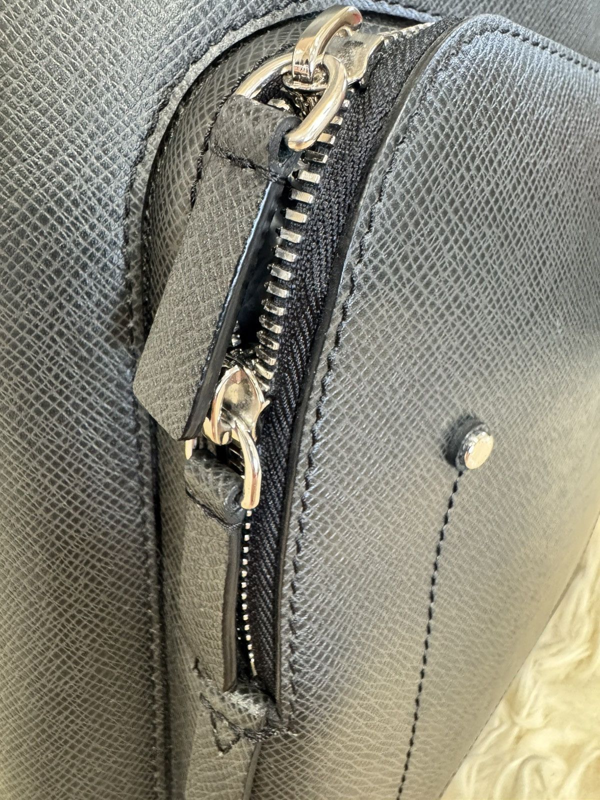 Louis Vuitton Louis Vuitton Taiga Grigori Gray Backpack Ardoise Leather Size ONE SIZE - 12 Thumbnail