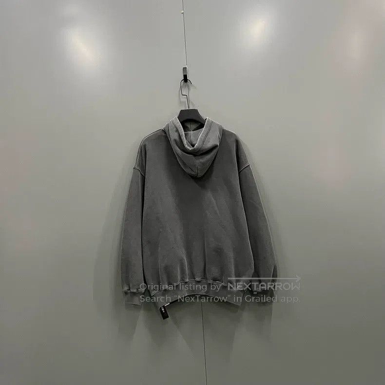 Balenciaga Balenciaga Distressed Poster Pattern Hoodie Size US S / EU 44-46 / 1 - 2 Thumbnail