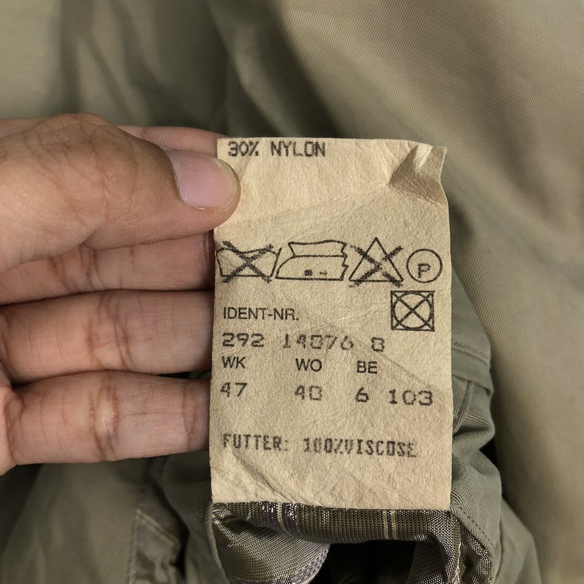 Hugo Boss Vintage Hugo Boss Utility Trench — Clean Beige Drape Size US M / EU 48-50 / 2 - 21 Thumbnail