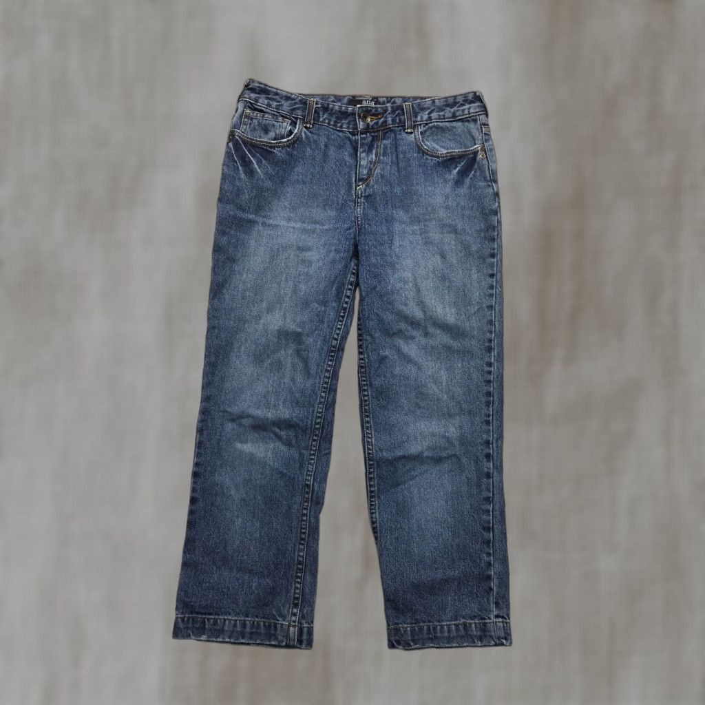 Vintage A.N.A Capri Jeans Low Rise Medium Wash Women's Size 4 Blue Capri Jeans 5-Pocket Denim Vintage: No Mens Womens Boys Girls Size 27" / US 4 / IT 40 - 1 Thumbnail