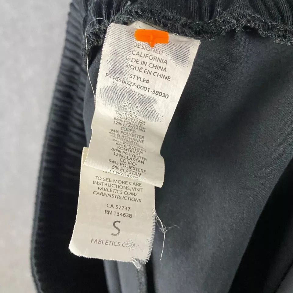 Fabletics Fabletics Capri Pants Women's Small Polyester Blend Pull On Size 30" / US 8 / IT 44 - 8 Thumbnail