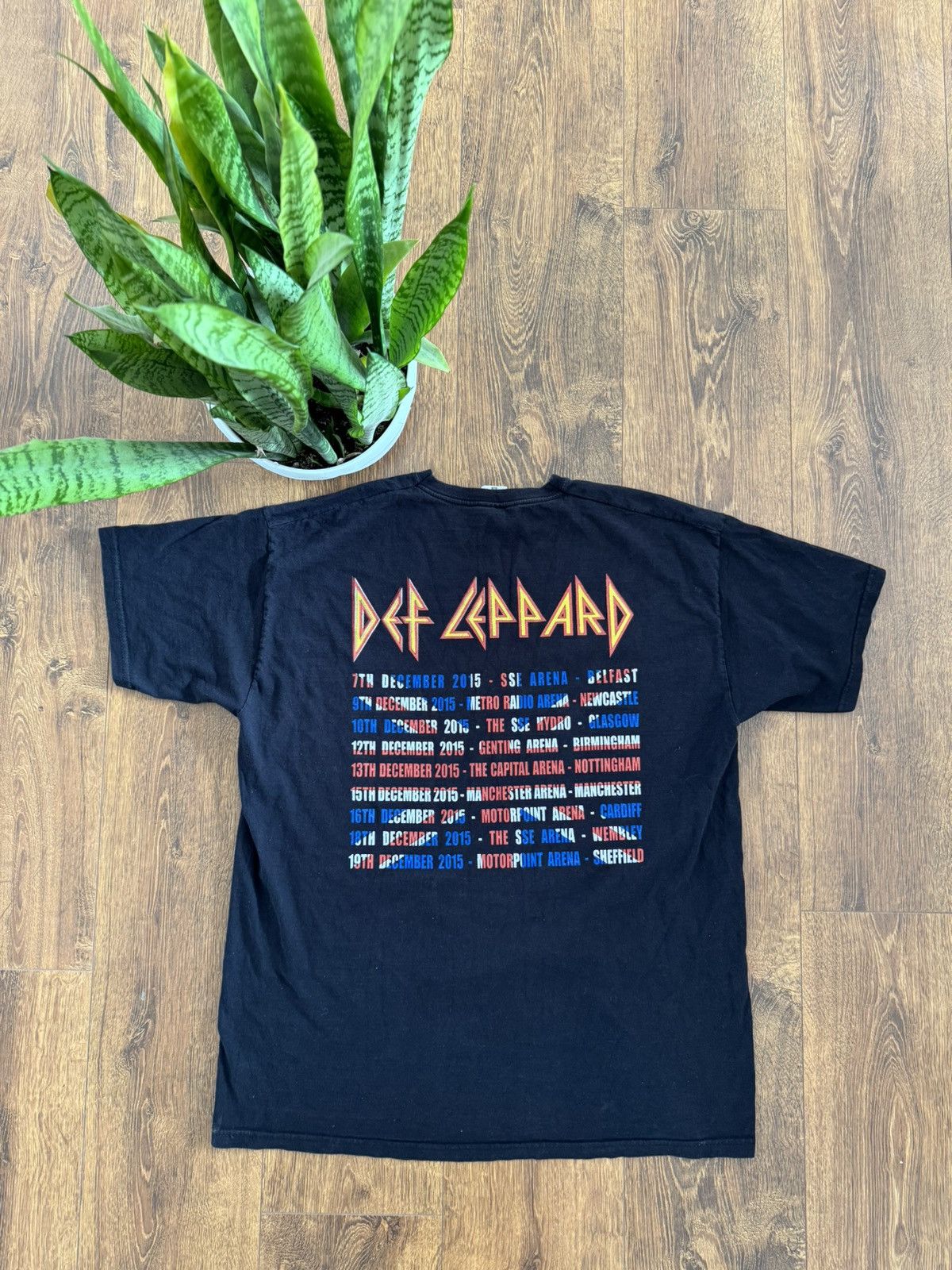 Def Leppard Def Leppard Fruit of the Loom Tour 2015 vintage t shirt tee Size US XL / EU 56 / 4 - 4 Thumbnail