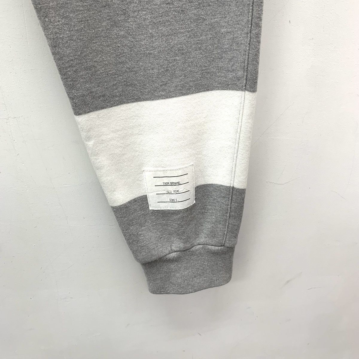 Thom Browne THOM BROWNE Grey Four Stripes Casual Sweatpants K26WX Size US 32 / EU 48 - 5 Thumbnail