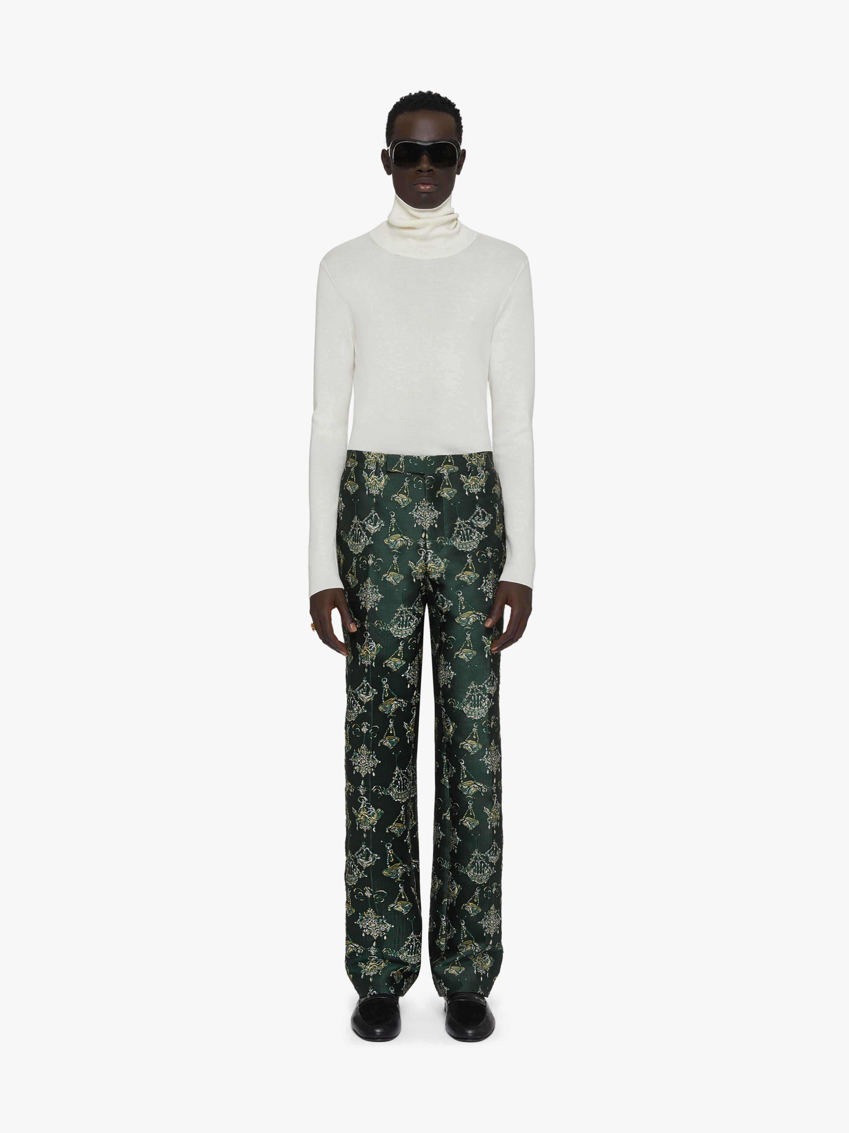 Givenchy o1w1db10925 Turtle Neck Sweater Half Back Opening in White Size US M / EU 48-50 / 2 - 2 Thumbnail