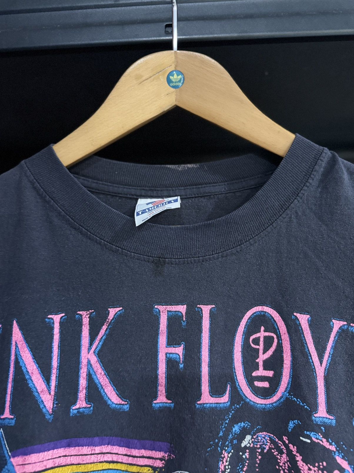 Band Tees Rare Vintage 90s Pink Floyd The Division Bell Tour Faded Tee Size US XL / EU 56 / 4 - 7 Thumbnail