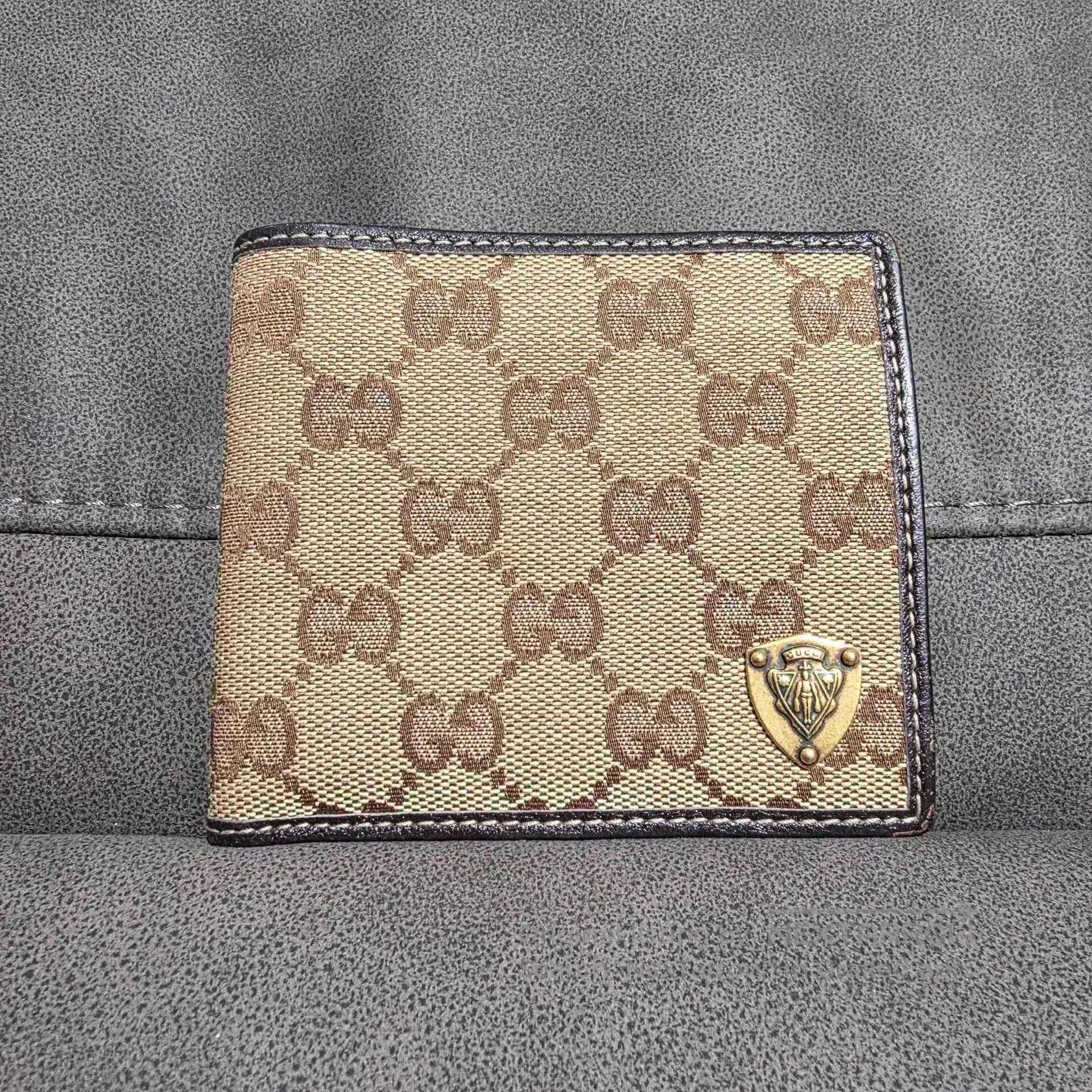 Gucci Guicci Emblem brand logo, snap closure, coated canvas wall Size ONE SIZE - 1 Thumbnail