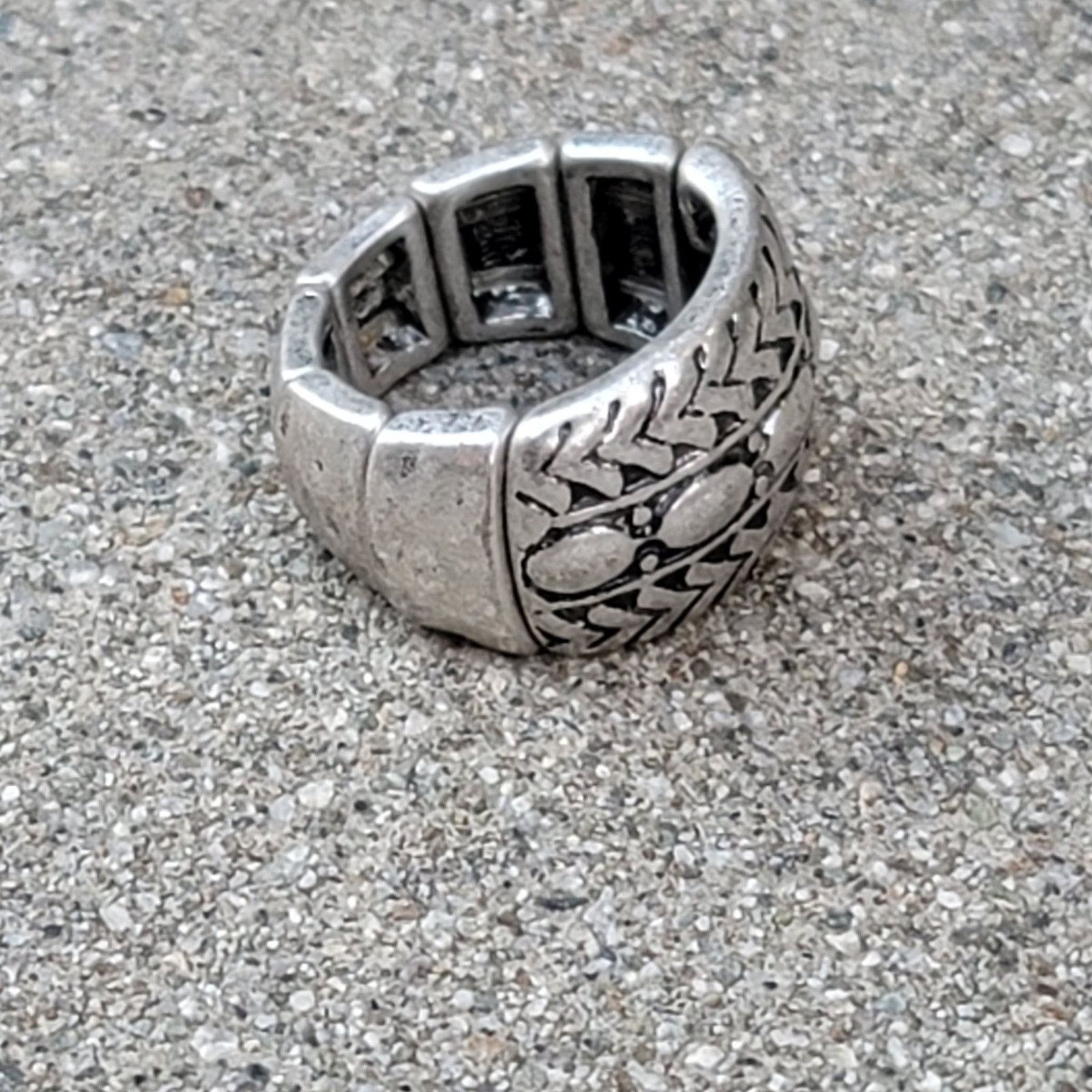 The Unbranded Brand Premier Designs Silver Tone Elastic Band Ring Size ONE SIZE - 4 Thumbnail