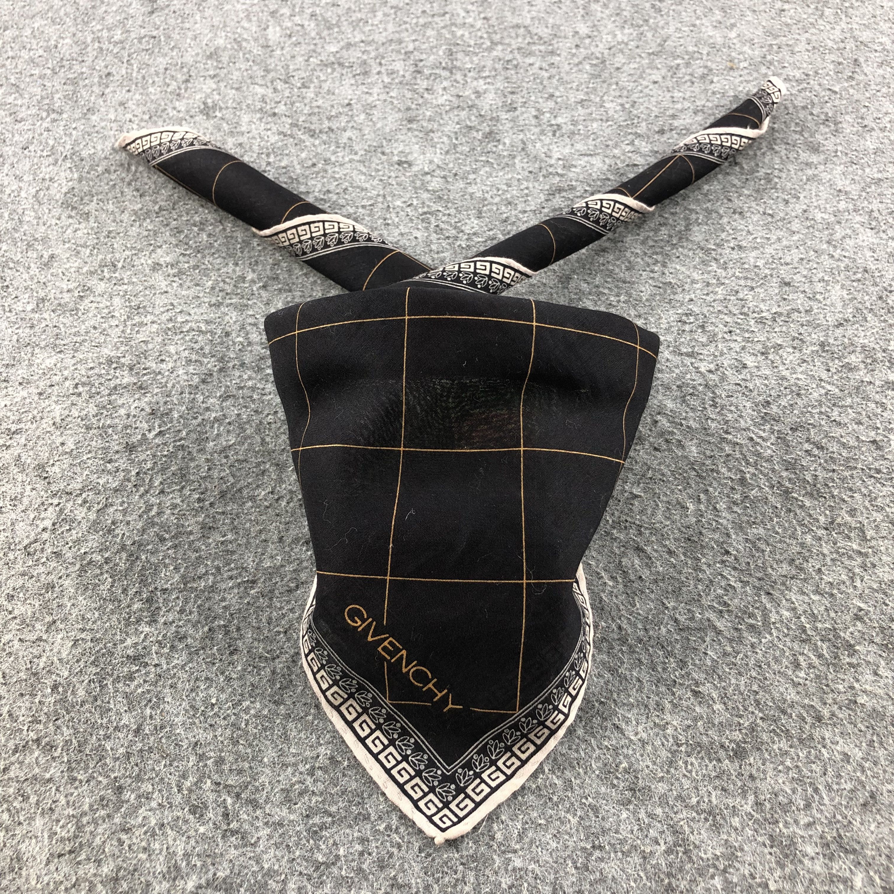 Givenchy Givenchy Handkerchief Neckerchief Bandana H1351 Size ONE SIZE - 1 Thumbnail