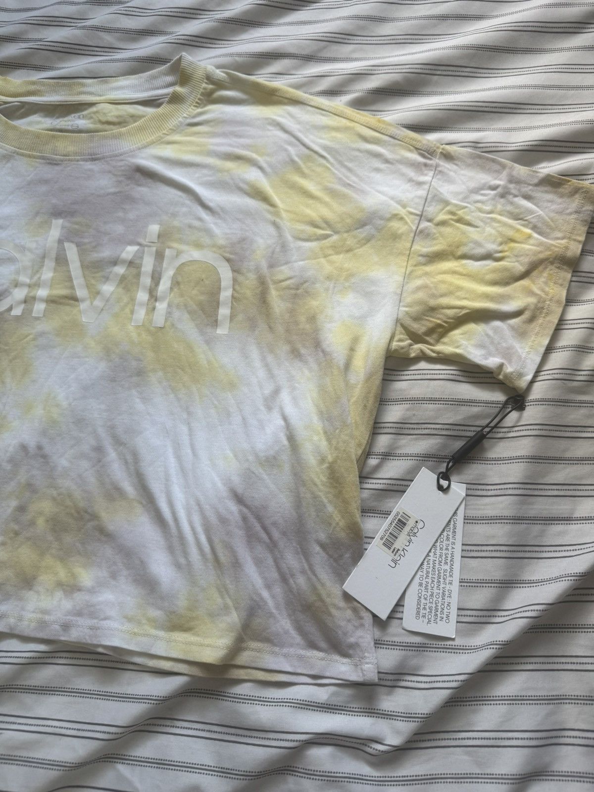 Calvin Klein Calvin Klein Women’s Cropped Tie-Dye T-Shirt NWT – Size L Size L / US 10 / IT 46 - 3 Thumbnail