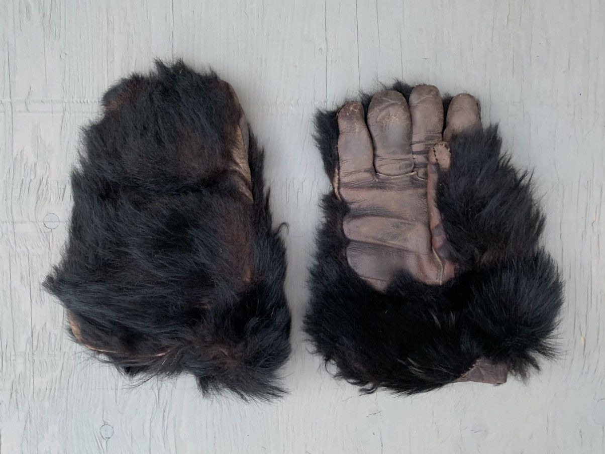 Vintage Antique Bear Fur Gloves True Vintage Bearskin Monkey Paw Mit Size ONE SIZE - 14 Thumbnail