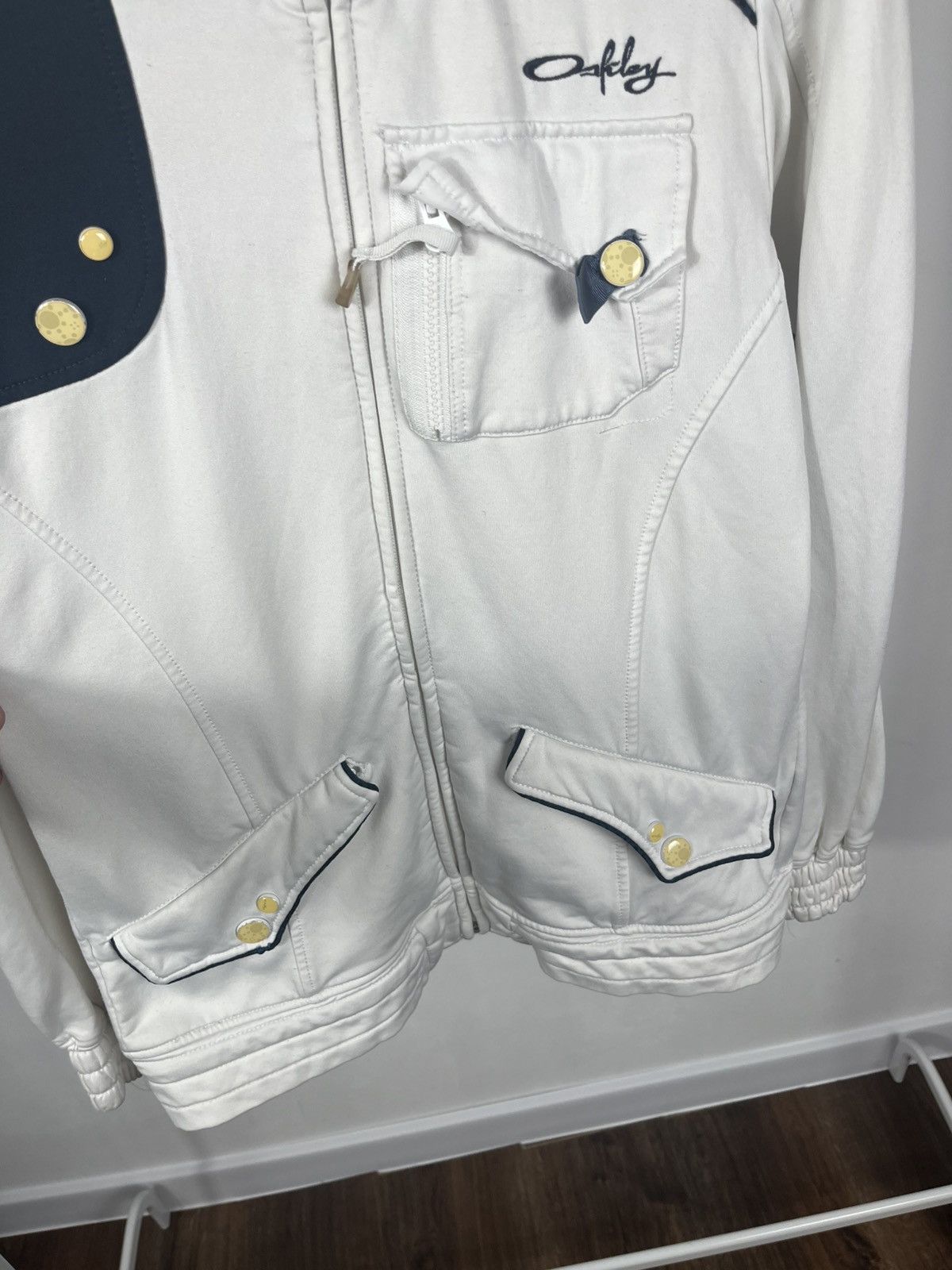 Oakley Oakley white zip-up hoodie jacket with pockets size S/ Size US S / EU 44-46 / 1 - 3 Thumbnail