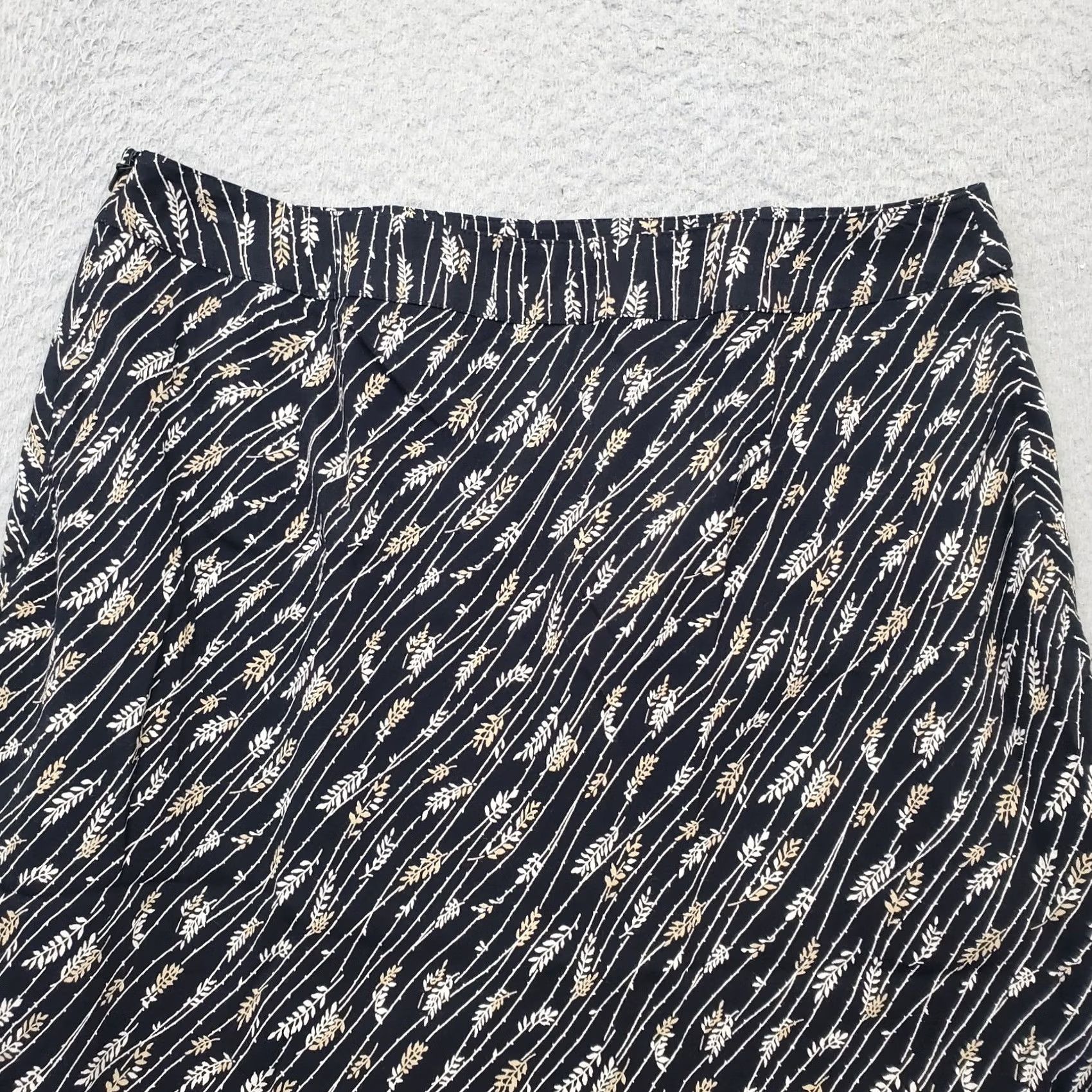 Liz Claiborne Liz Claiborne Skirt Women 10 Multicolor Leaf Print Lined Side Zip Knee Length Pencil Straight & Style Womens 10 Size 32" / US 10 / IT 46 - 8 Thumbnail