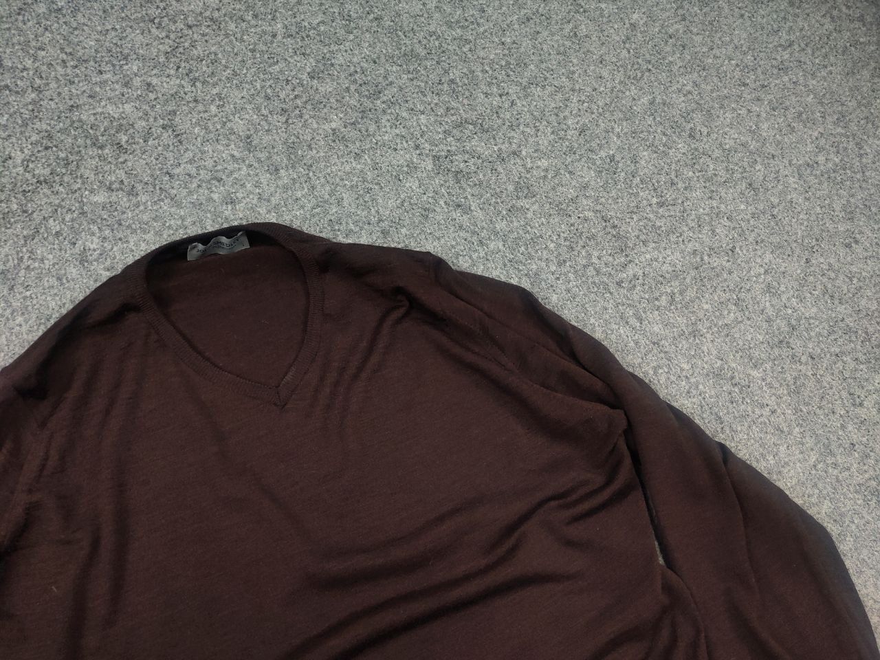 John Smedley John Smedley England Brown V neck wool sweater long sleeve Size US L / EU 52-54 / 3 - 4 Thumbnail