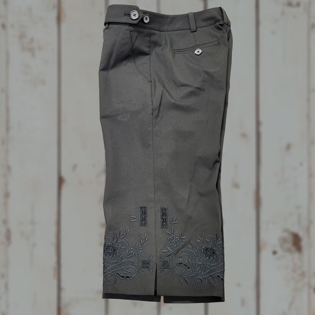 Robert Rodriguez Robert Rodriguez Capris Womens Size 0 Pants Trouser Black Lace Split Legs Preppy Capris Women's Pants Tapered Leg Black Lace Split Front Flat Front Size 25" / US 0 / IT 36 - 1 Thumbnail