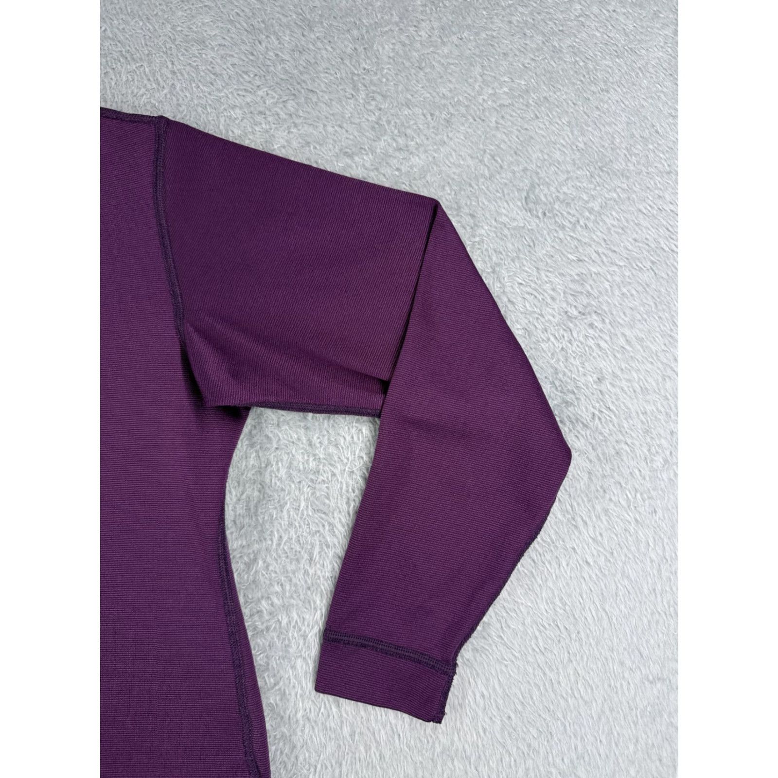 Patagonia VINTAGE Patagonia Shirt Womens Small Purple 1/4 Zip Capilene Polyester Mock Neck Size S / US 4 / IT 40 - 2 Thumbnail