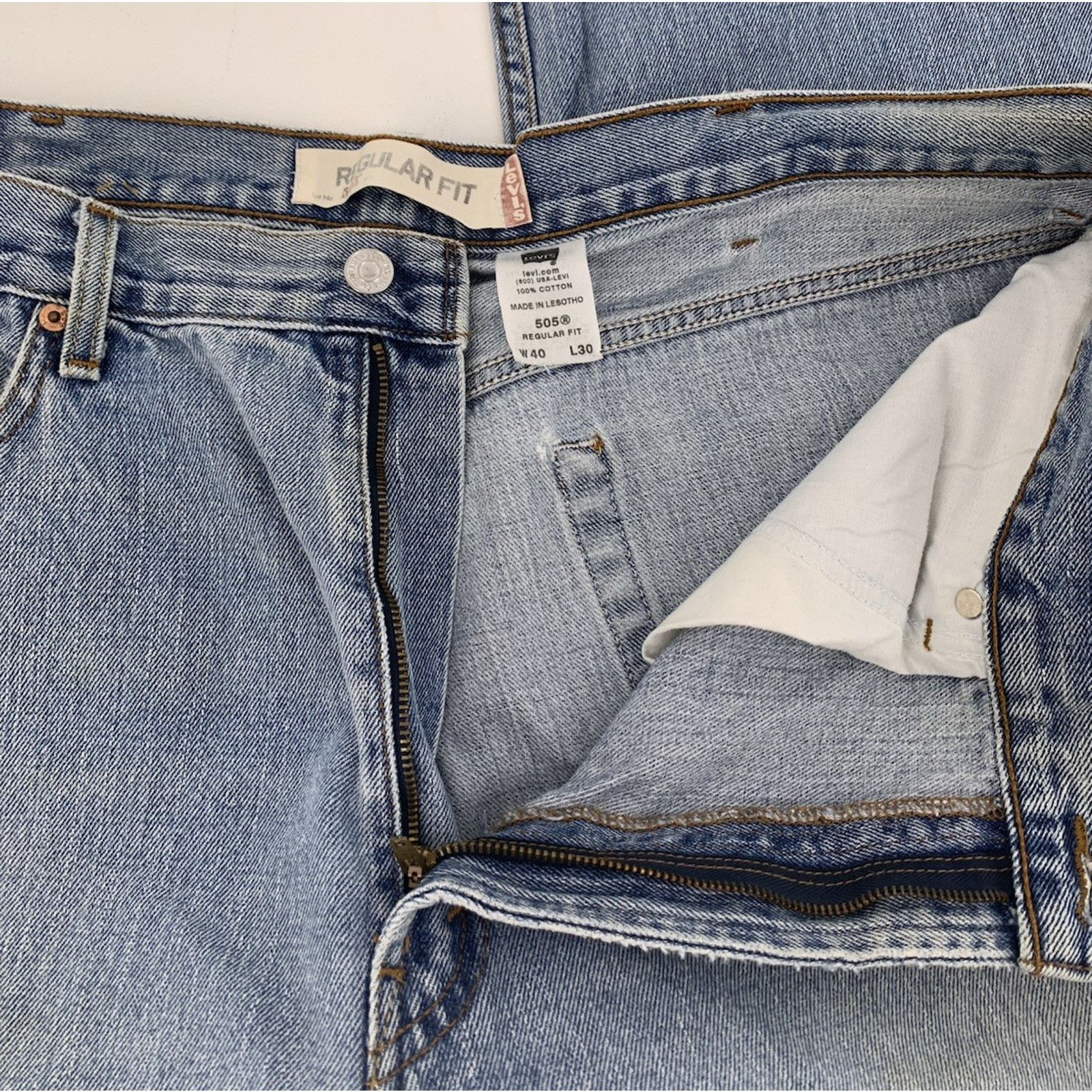 Levi's VTG Y2K Levi’s 550 Jeans 40x30 Light Wash Blue Regular Fit Size US 40 / EU 56 - 6 Thumbnail
