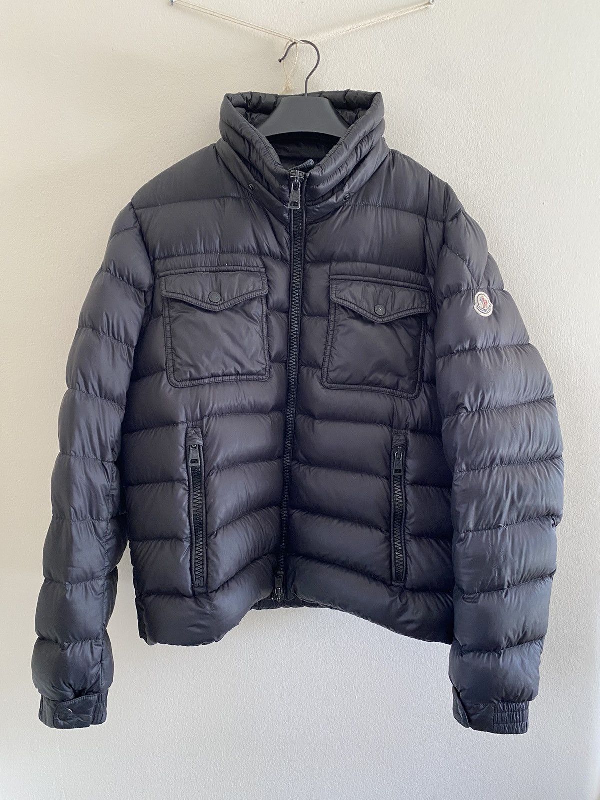 Image of Moncler Edward Giubbotto Down Puffer Jacket in Black, Men's (Size Small)