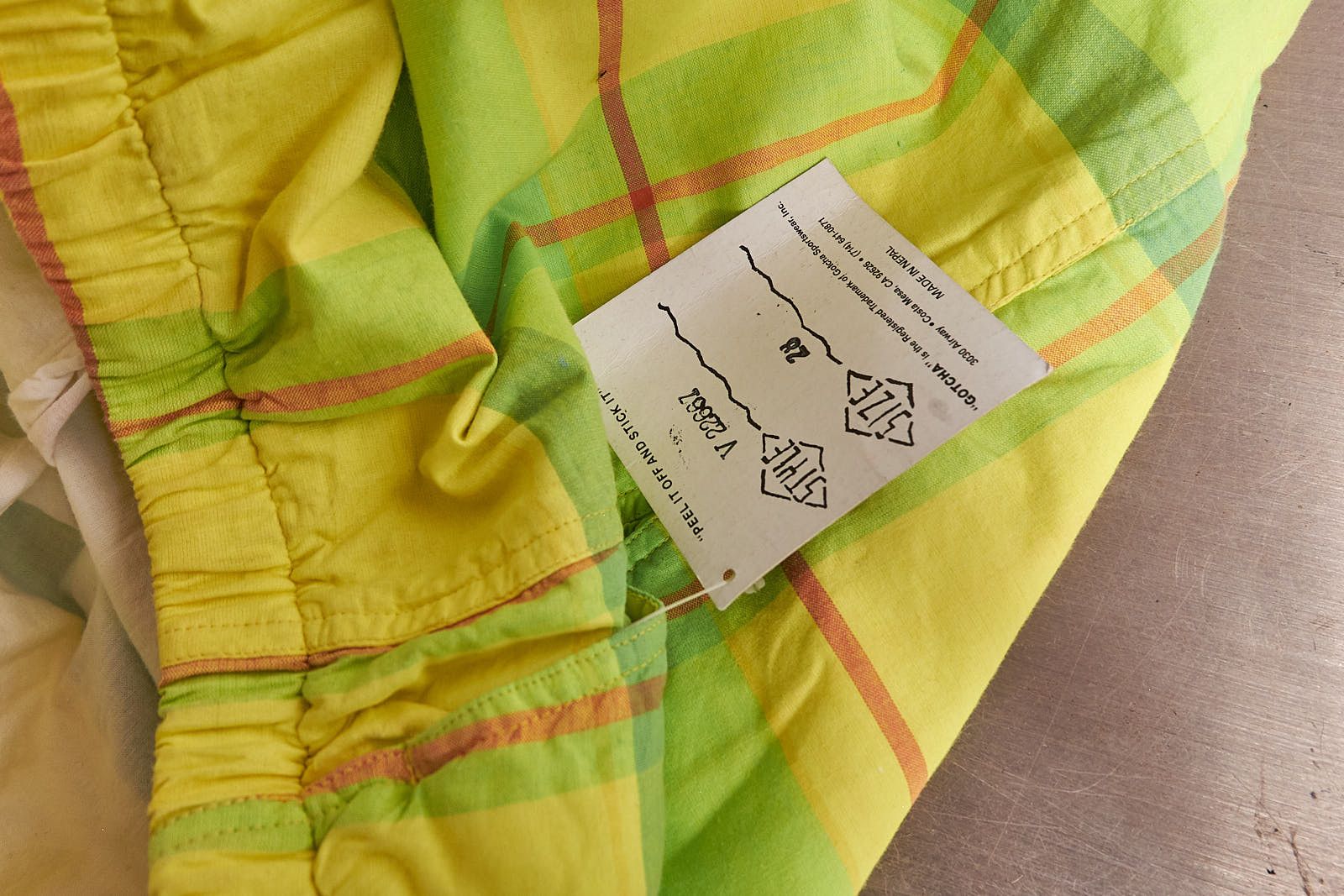 Gotcha 1990s Yellow Plaid Gotcha Surf Board Shorts Deadstock Size US 28 / EU 44 - 8 Thumbnail