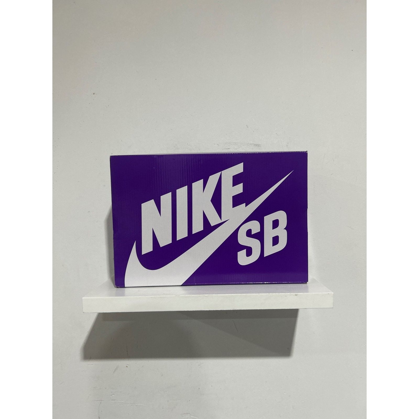 Nike NIKE SB DUNK LOW DASHAWN JORDAN COPPERHEAD SIZE 10.5 NEW Size US 10.5 / EU 43-44 - 8 Thumbnail
