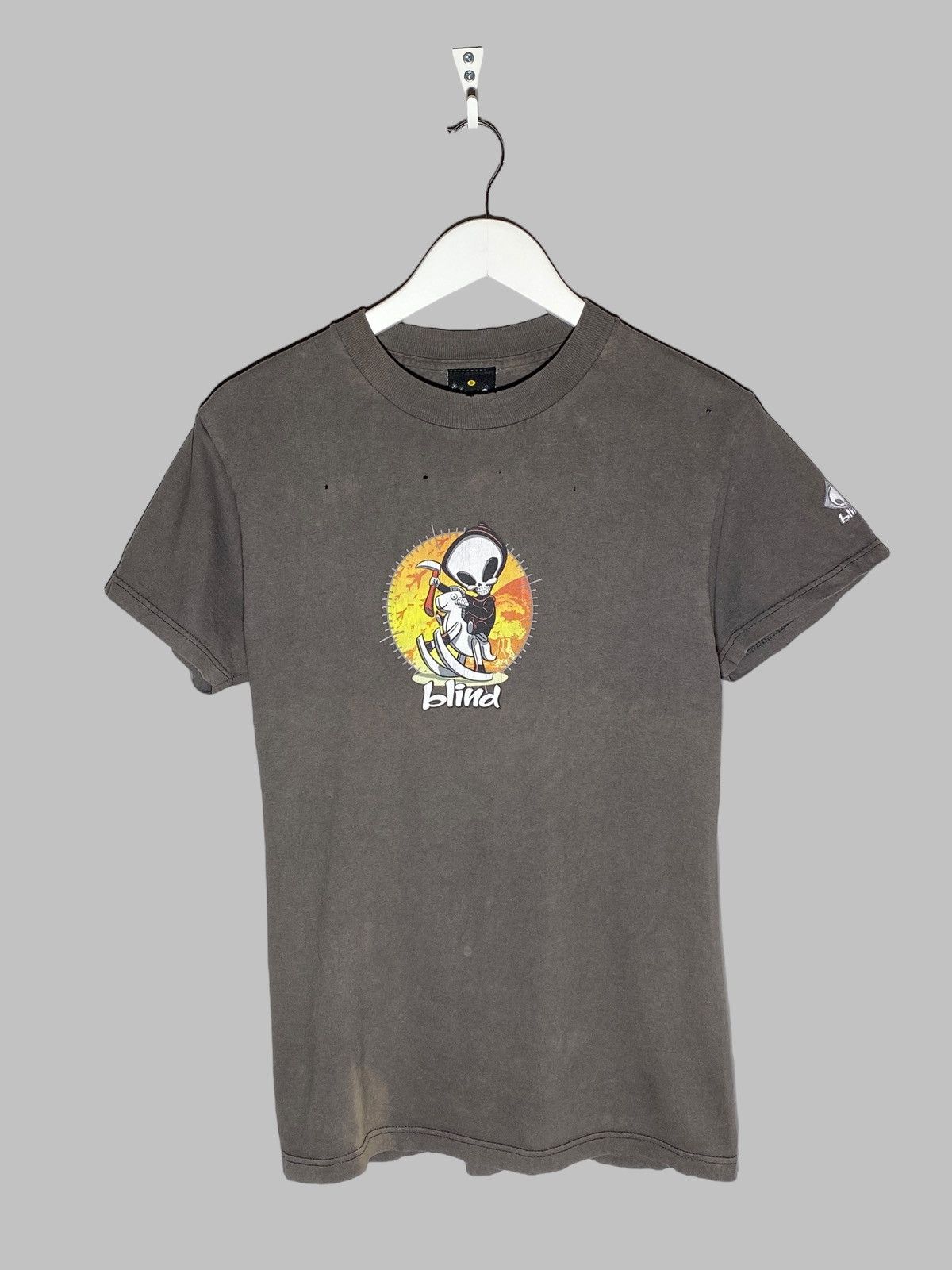 Blind Skateboards 🔥 VINTAGE BLIND SKATEBOARDS USA DISTRESSED T-SSHIRT HOOK UPS Size US S / EU 44-46 / 1 - 1 Thumbnail
