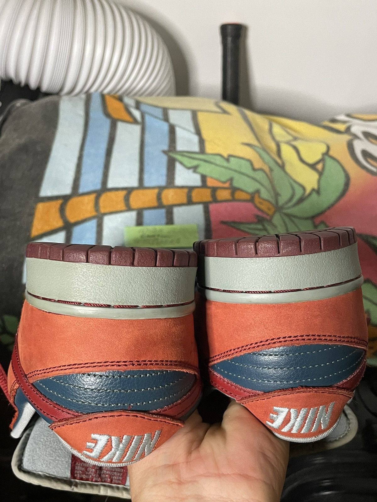 Nike Nike SB Dunk Low 10.5 Sharks RARE mint London Paris supreme Size US 10.5 / EU 43-44 - 14 Thumbnail