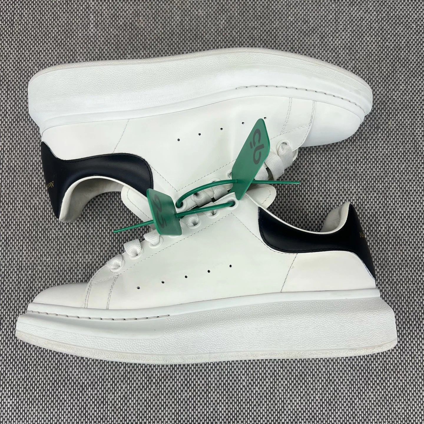 Alexander McQueen McQ Black Heel Smooth Calfskin 39 EU Shoes Size US 6 / EU 39 - 3 Thumbnail