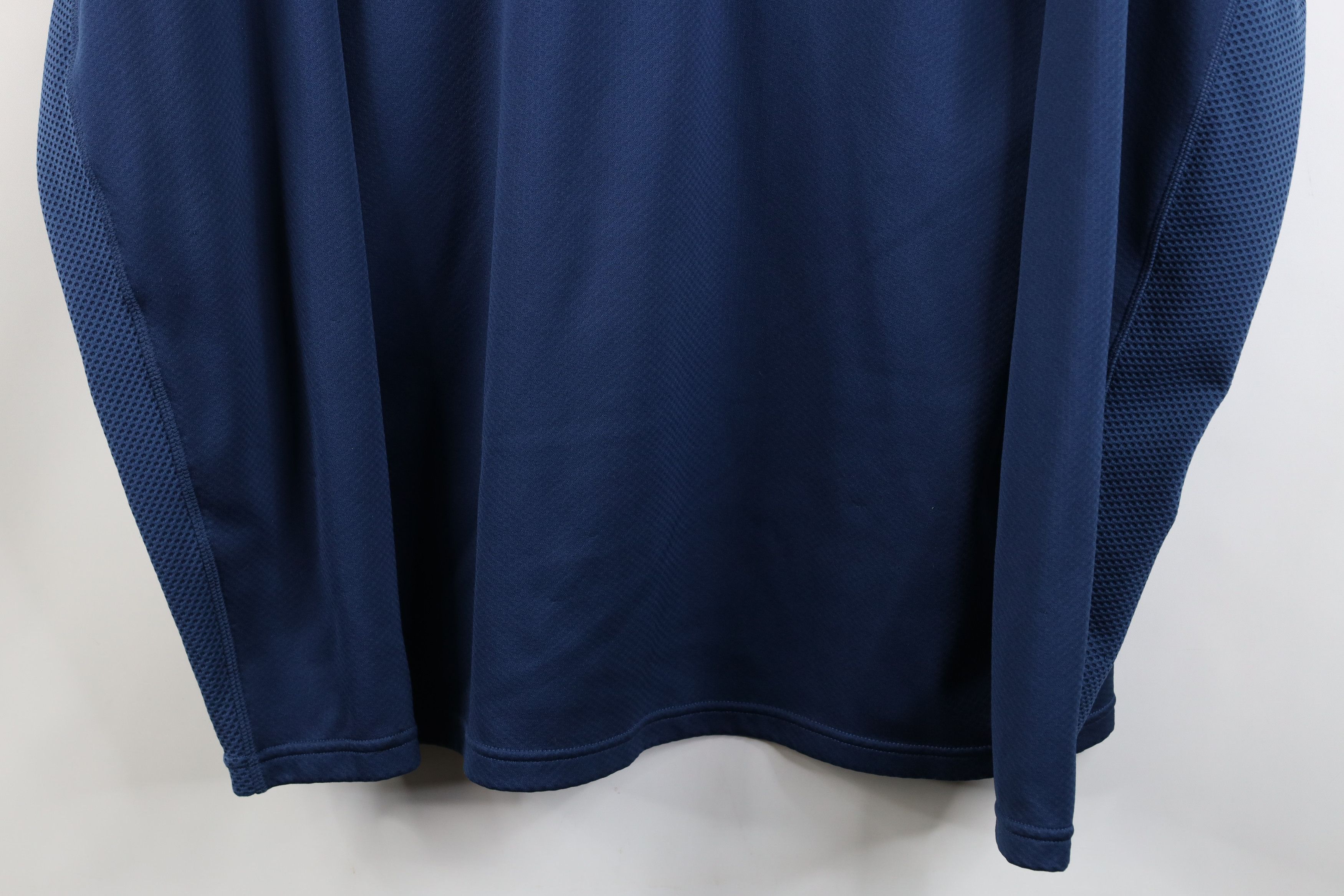 Nike Vintage Nike Livestrong Armstrong Thermal Pullover Jacket Size US XXL / EU 58 / 5 - 3 Thumbnail