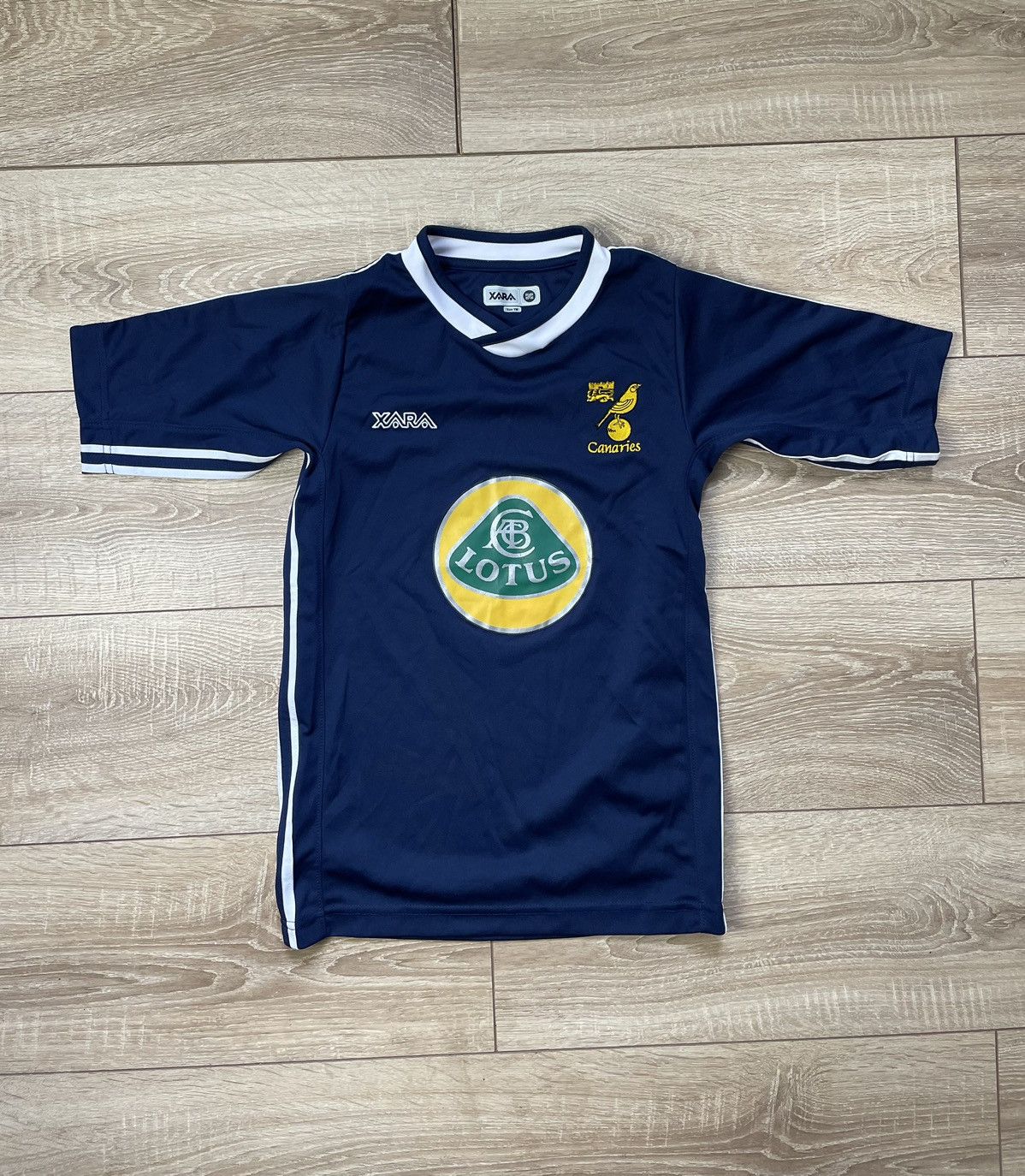 Sports Specialties Norwich City 2003-2005 Football Shirt Soccer Jersey 2in1 YM Size US XXS / EU 40 - 2 Thumbnail