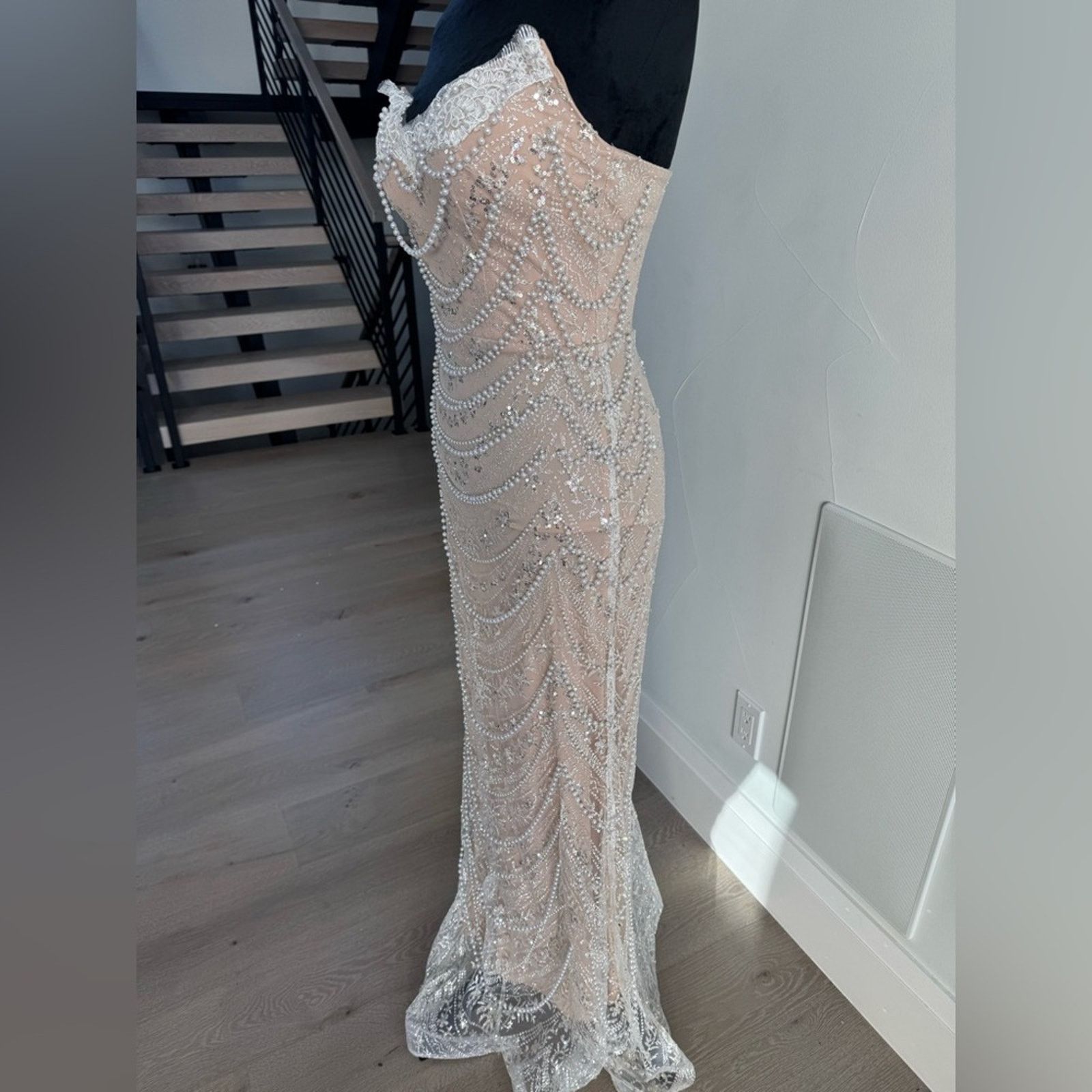 Other Elegant Off-Shoulder Lace Wedding Dress size S Size S / US 4 / IT 40 - 10 Thumbnail