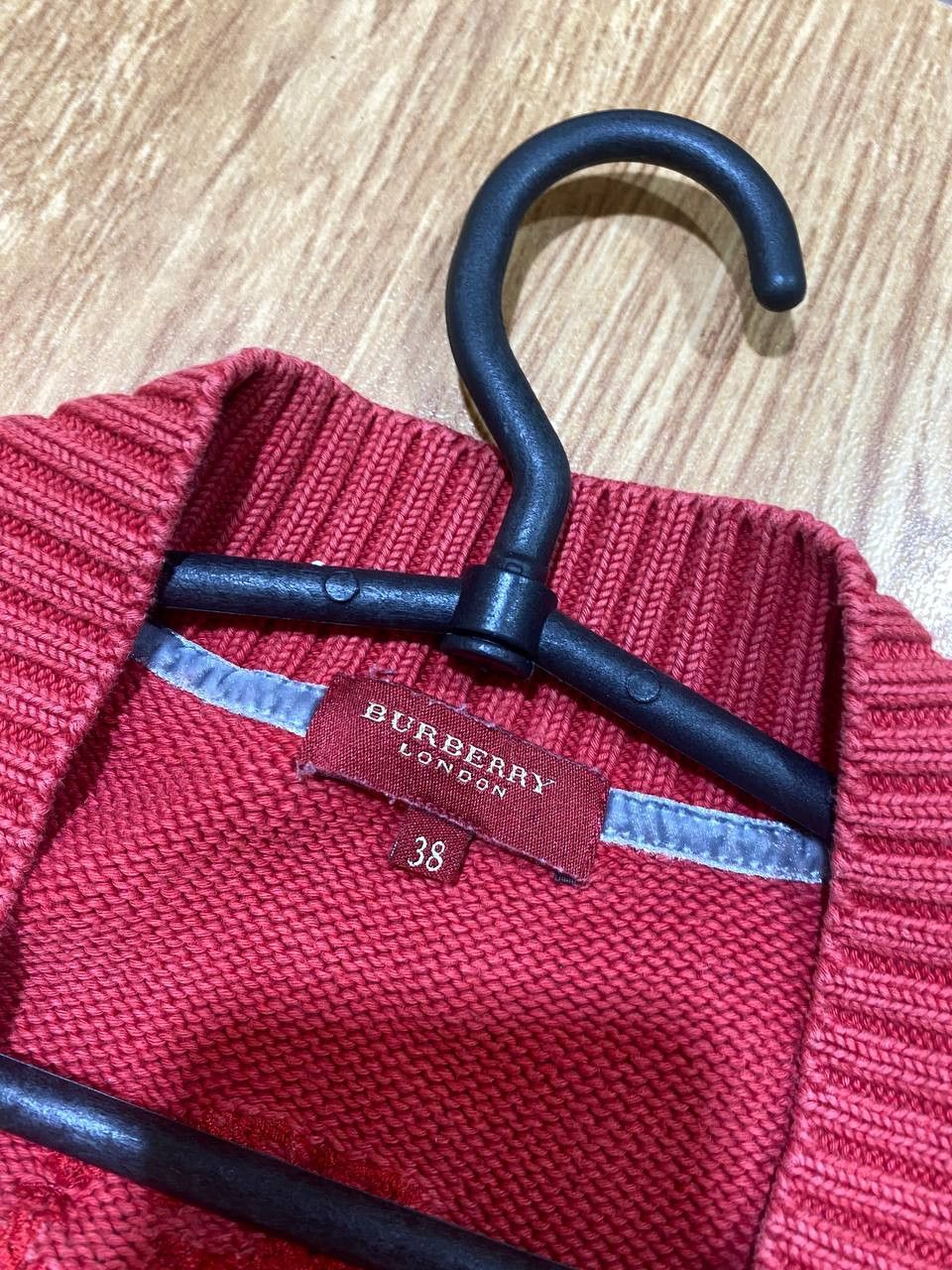 Burberry Burberry Sweater Jumbo Knit Embroidered Logo V-neck Size XS / US 0-2 / IT 36-38 - 2 Thumbnail