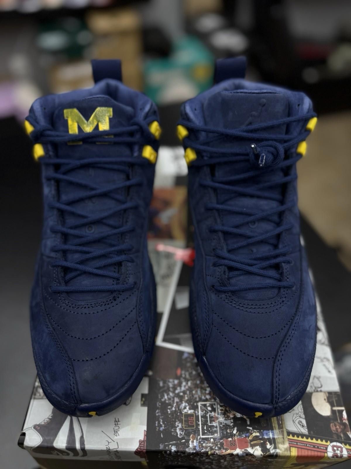 Jordan Brand Nike Air Jordan 12 Retro Michigan BQ3180-407 Men’s Size 8 Size US 8 / EU 41 - 4 Thumbnail