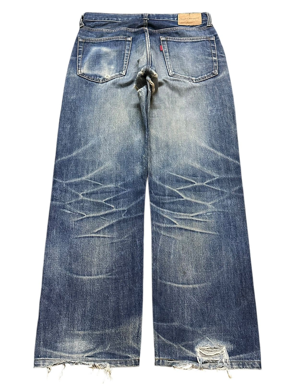 Japanese Brand Vintage Japanese Blue Faded Wash Clawmark Whisker Baggy Fit Size US 30 / EU 46 - 2 Thumbnail