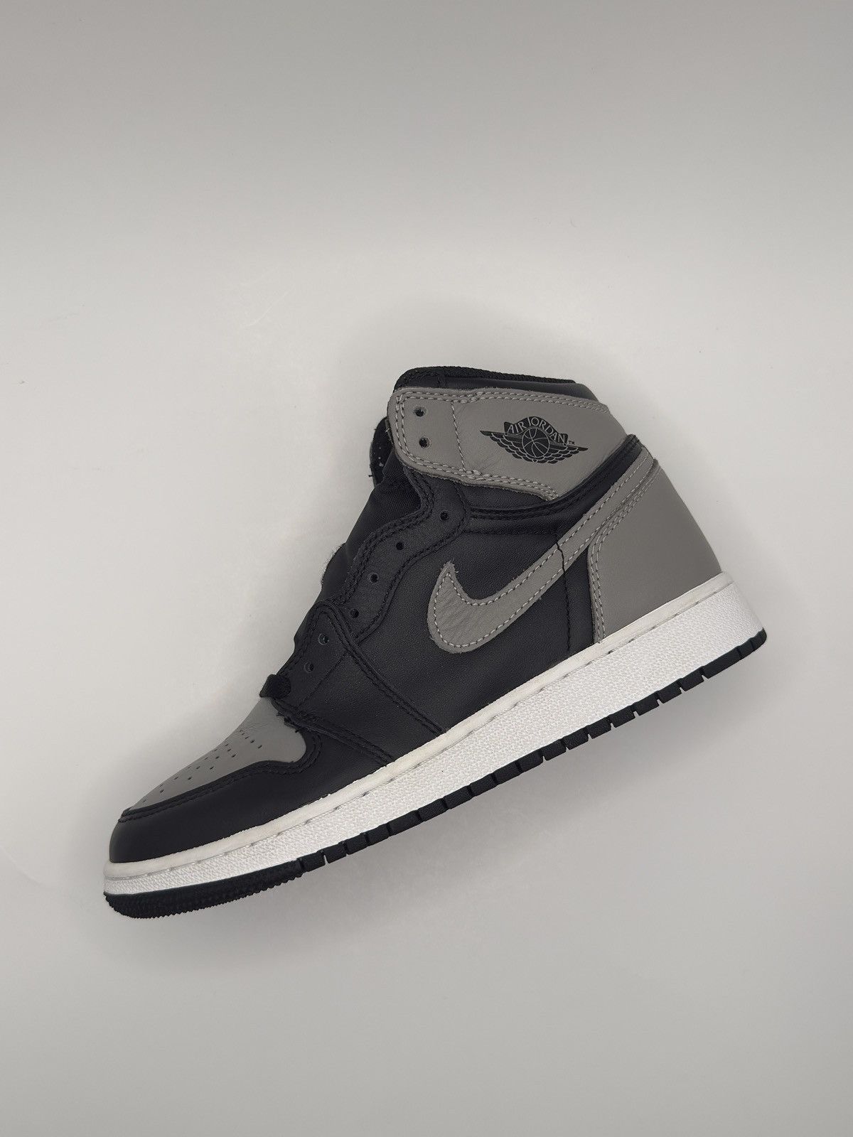 Jordan Brand Jordan 1 Retro High Og Shadow 2018 5.5 Y Size US 5.5 / EU 38 - 3 Thumbnail