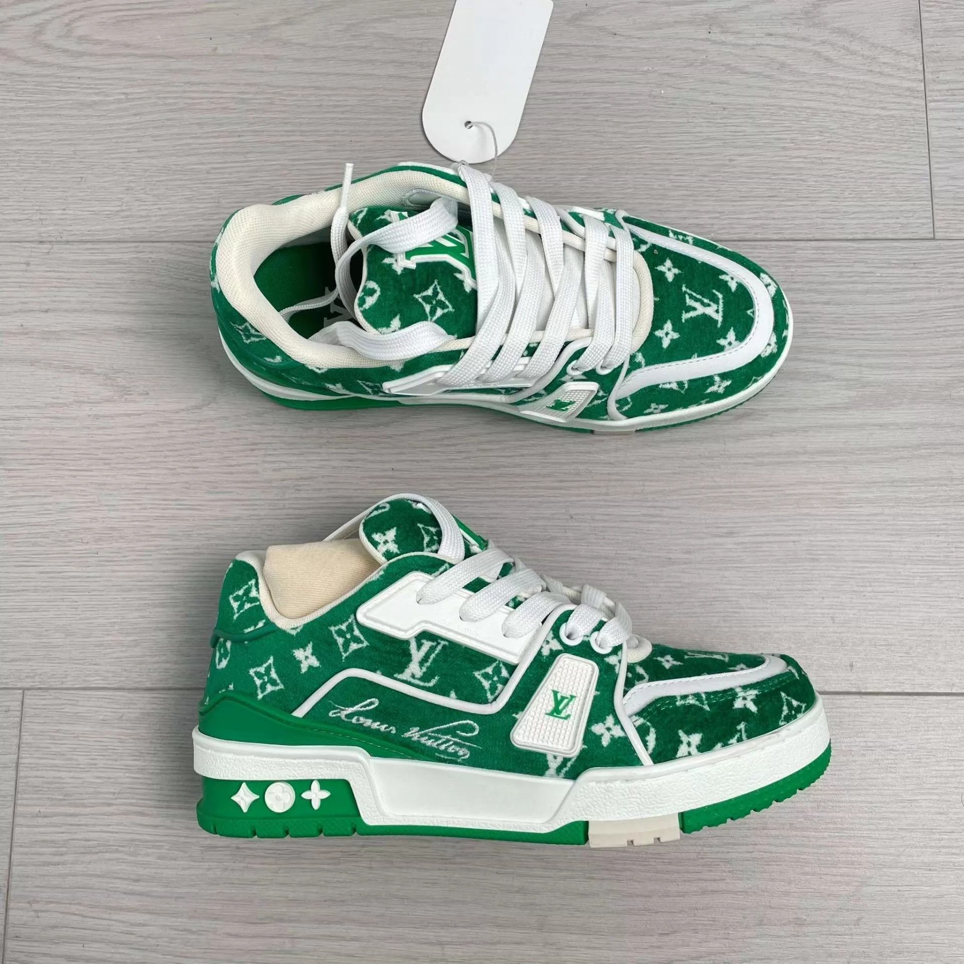 Louis Vuitton LV Trainer White Green Flocked 35.5 Size US 5 / IT 35 - 3 Thumbnail