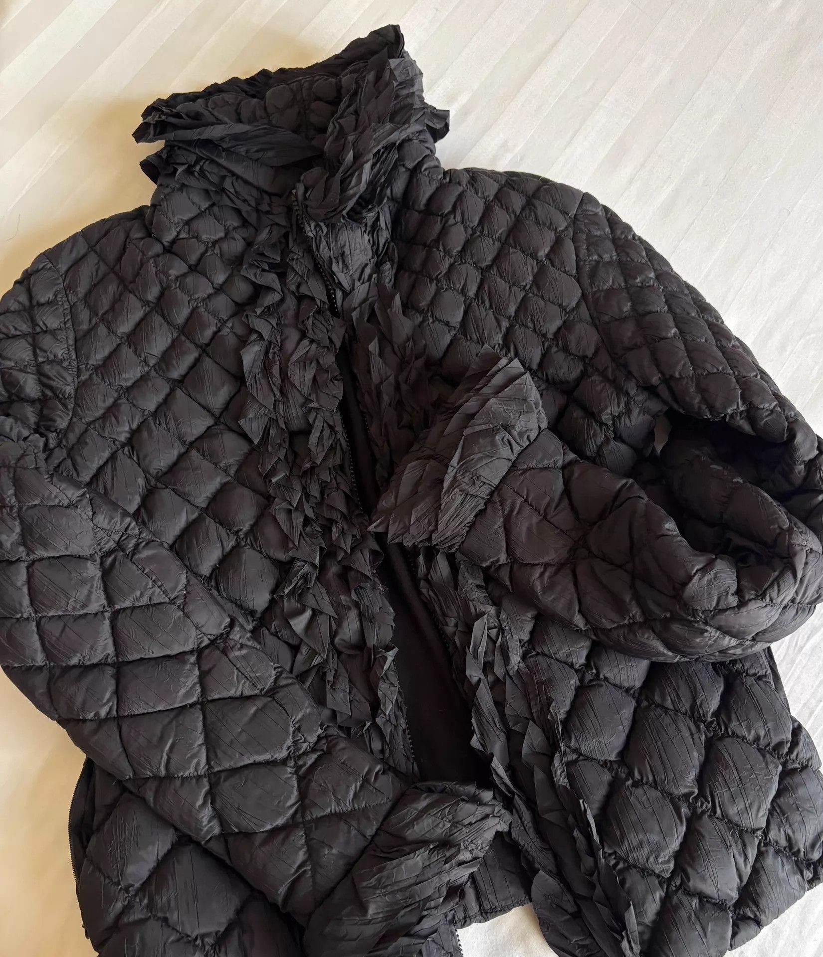 Emporio Armani Emporio Armani Vintage Flower Puffer Jacket Lace Trim Dual Size XS / US 0-2 / IT 36-38 - 9 Thumbnail