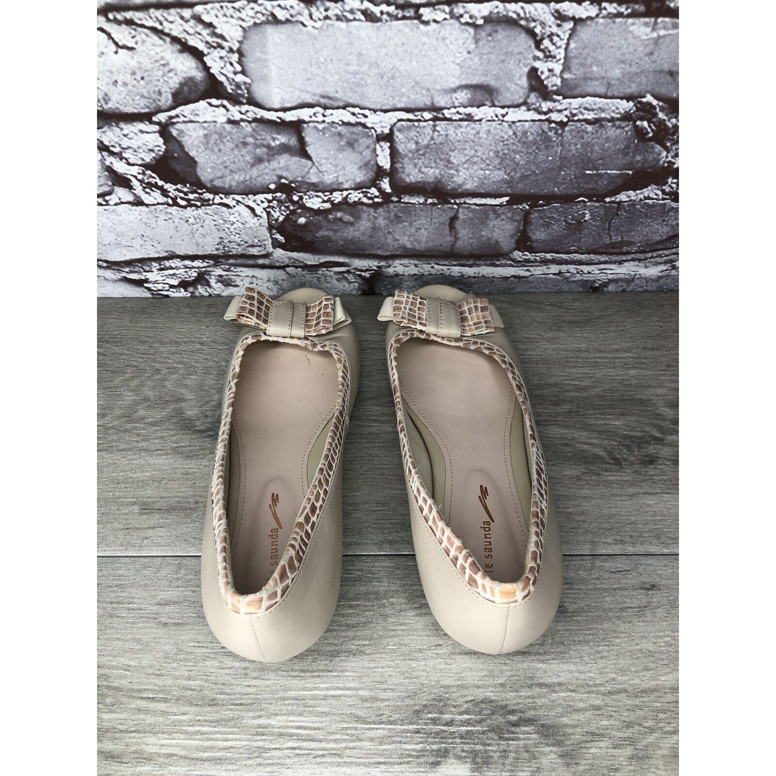 Other LE SAUNDA Ivory Leather Pink Croc Bow Peep Toe Wedges Women’ Size US 7.5 / IT 37.5 - 7 Thumbnail